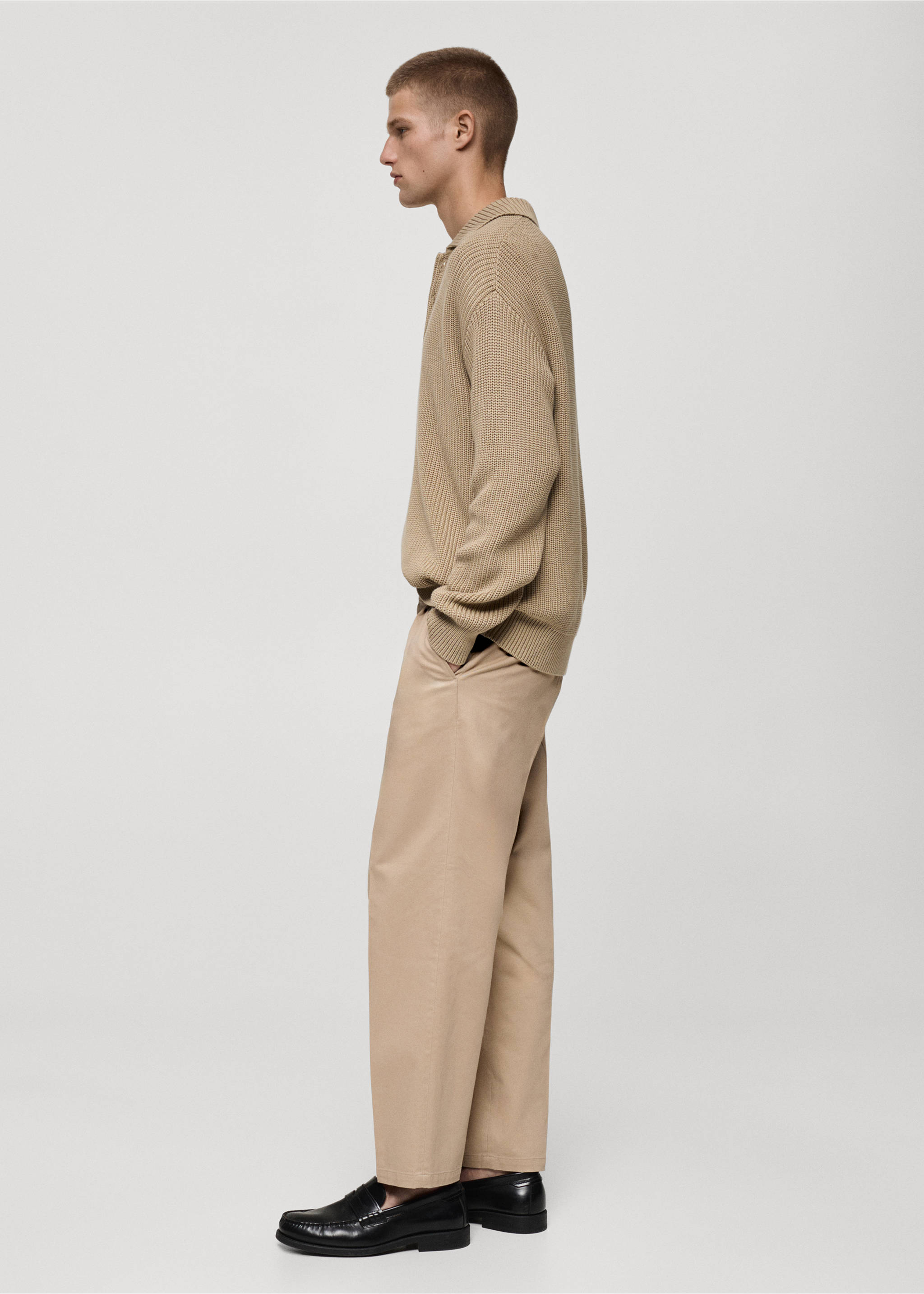 Pantalón regular fit algodón pinzas - Detalle del artículo 2, Crudo. Ref: 77075962-00.