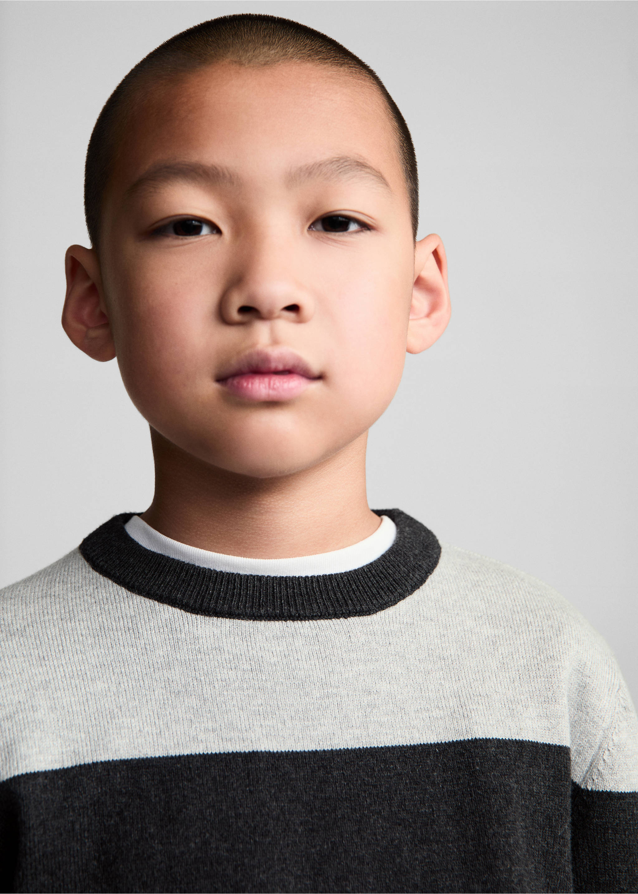 Knit striped sweater - Details of the article 1, Charcoal. Ref: 77075964-00.