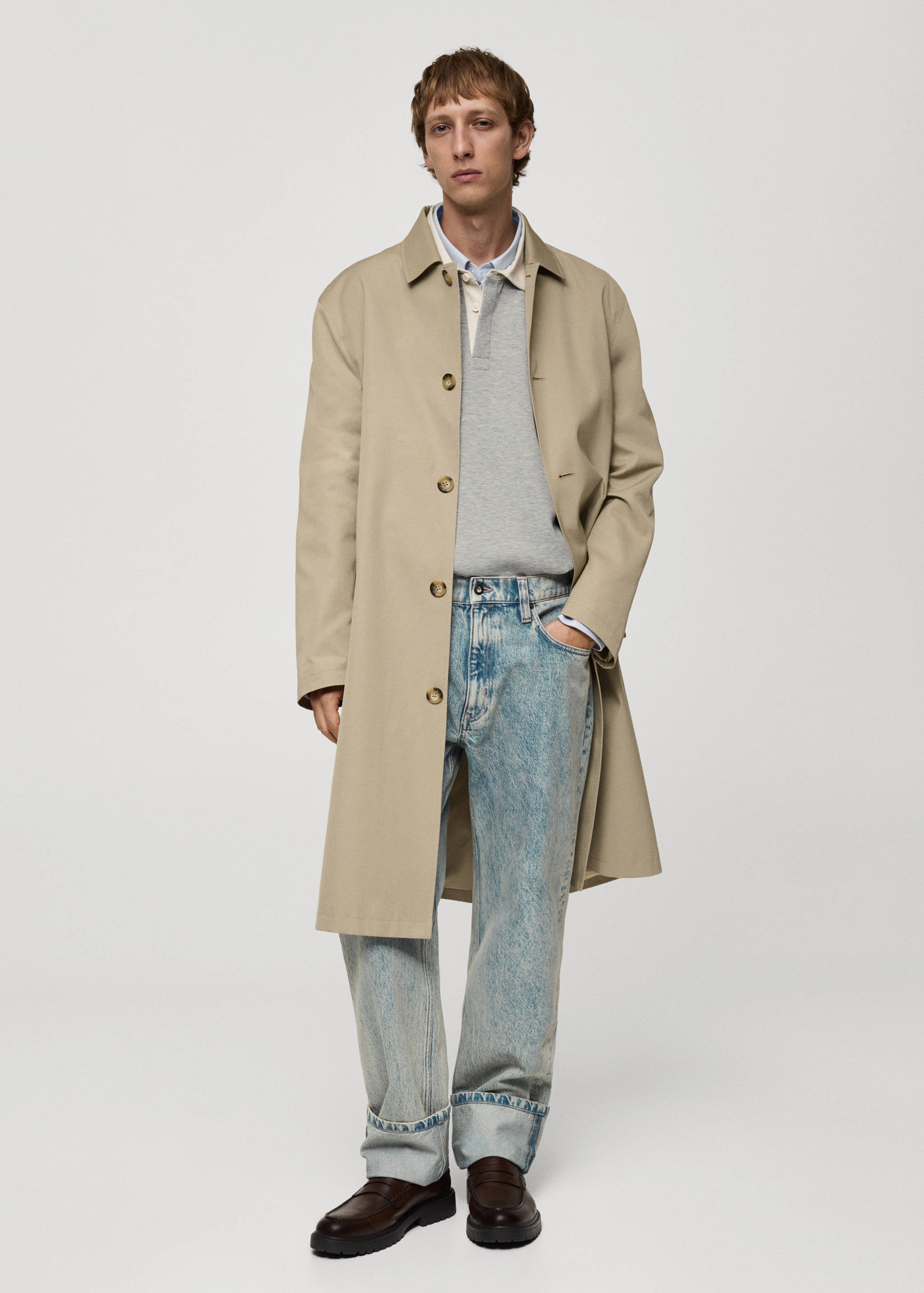 Jeans straight fit bajo vuelta - Plano general