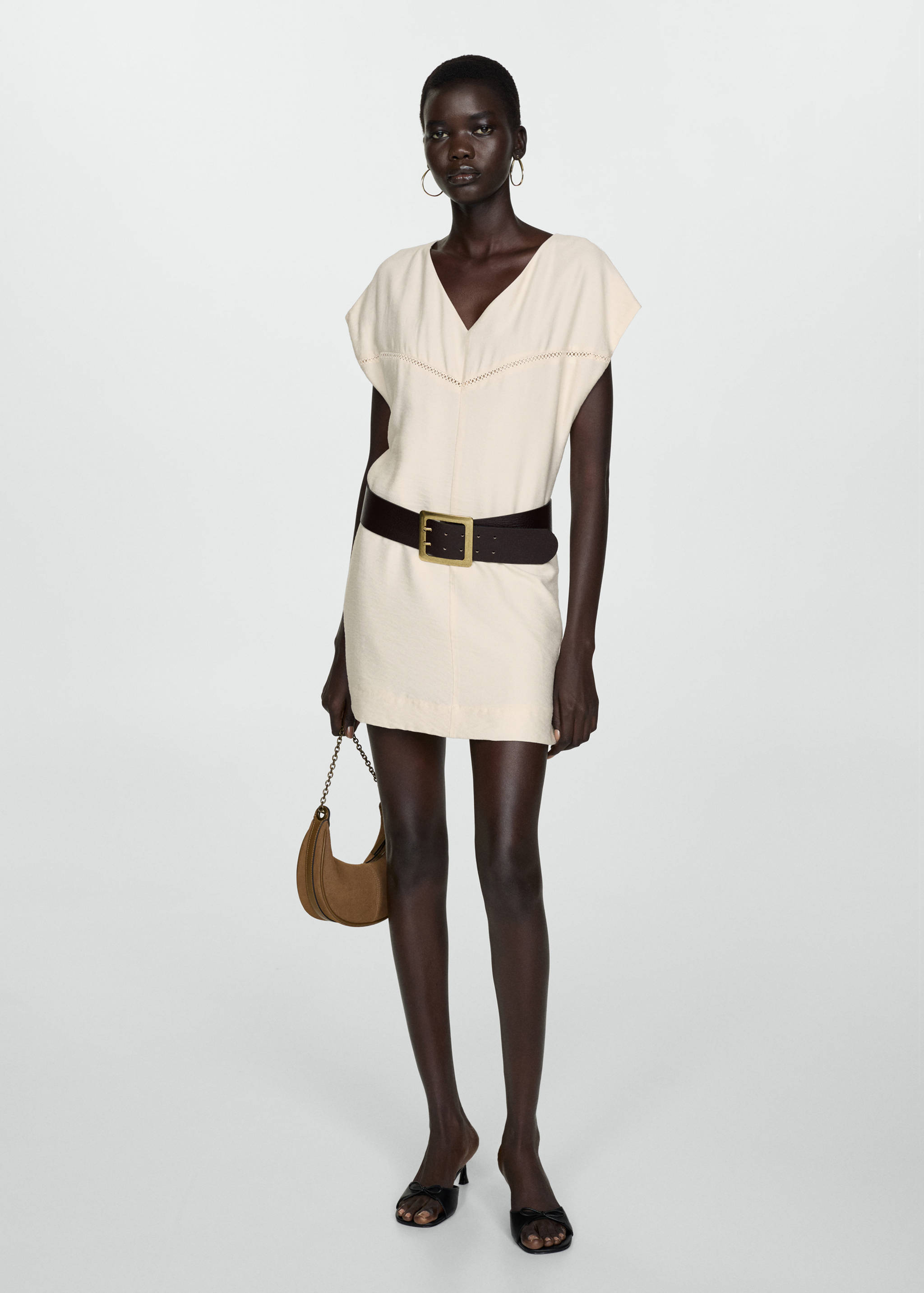 Short dress with embroidered detail - General plane