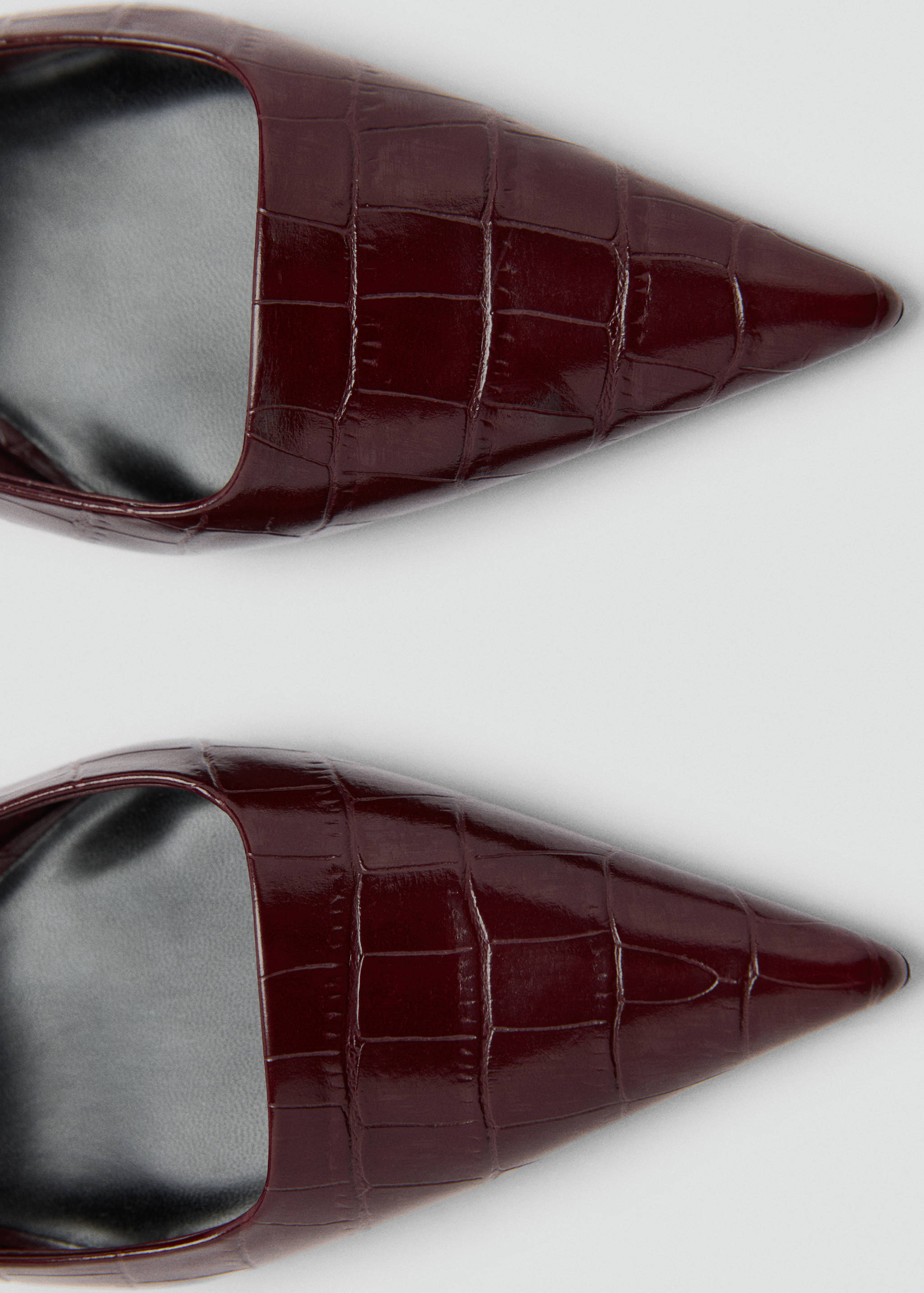 Crocodrile kitten-heel shoes - Details of the article 2