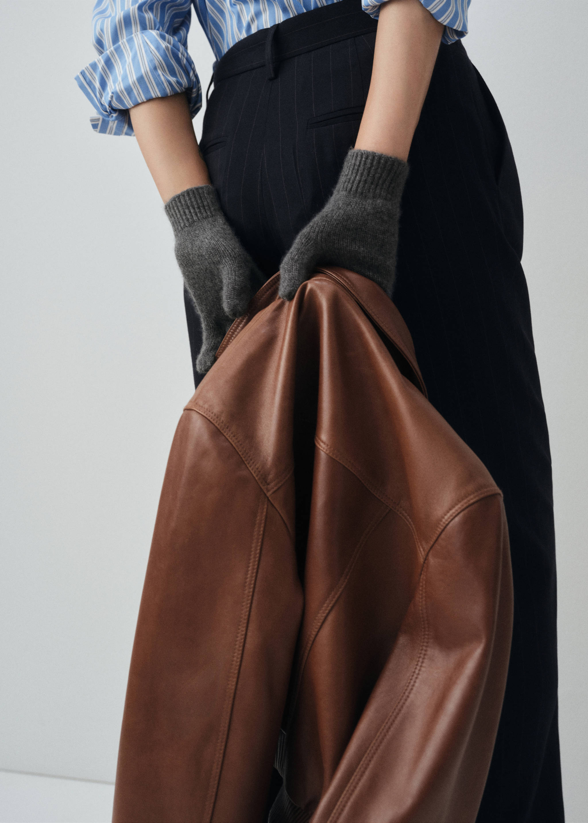 100% Cashmere gloves - Details of the article 9