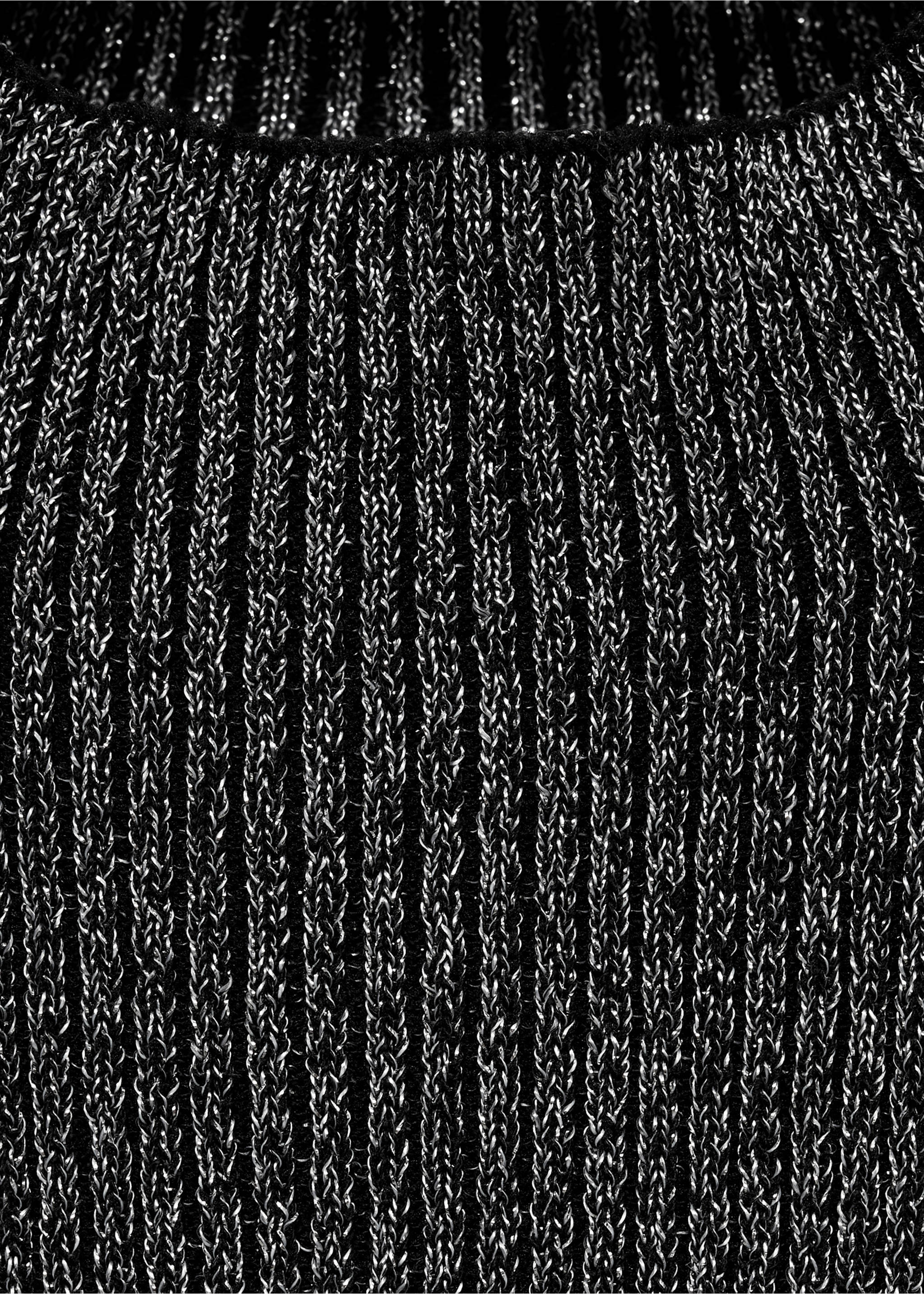 Lurex top met col - Detail van het artikel 8, Zwart. Ref: 77076741-00.