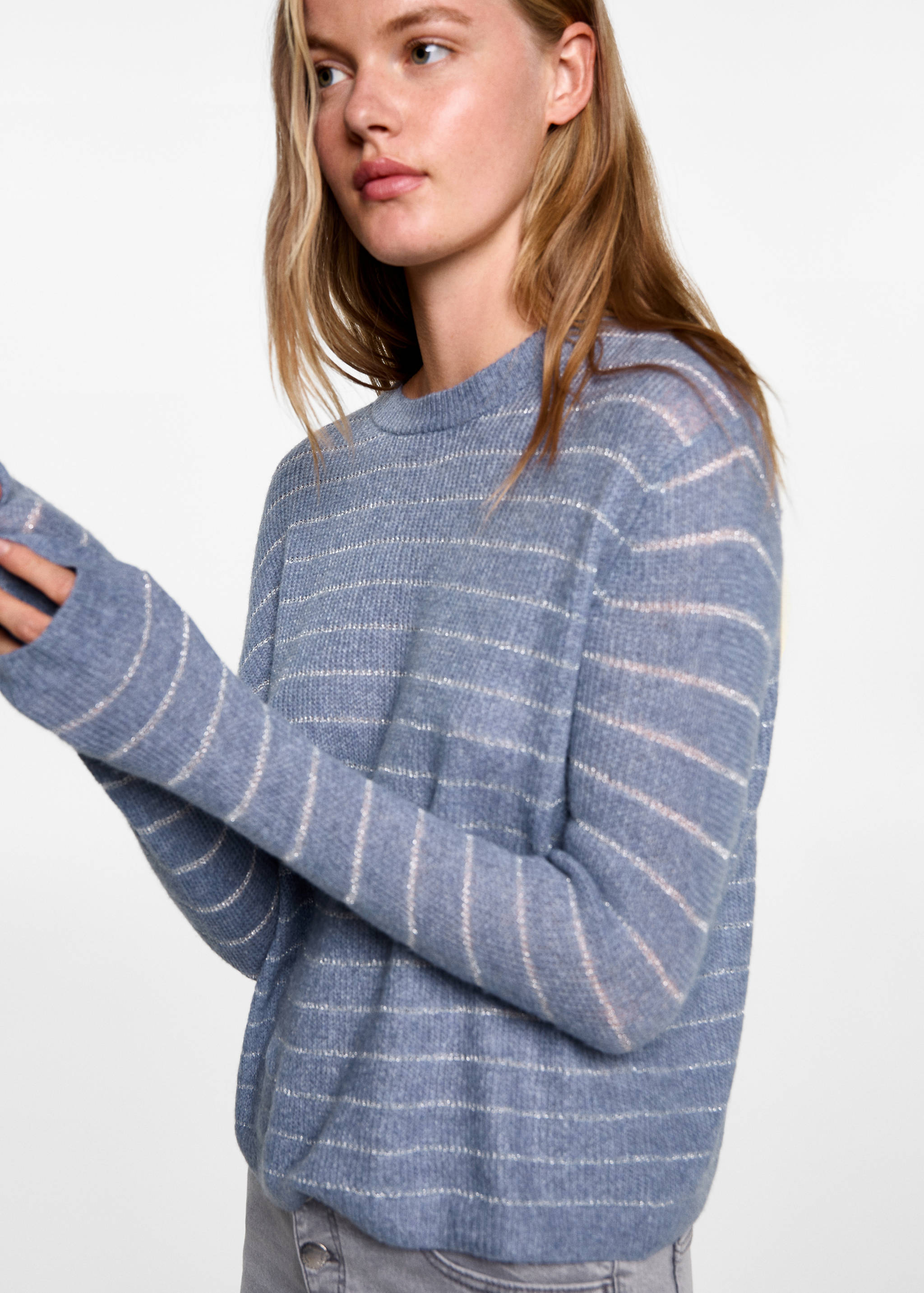 Gestreifter Pullover aus Lurexgewebe - Mittlere Ansicht