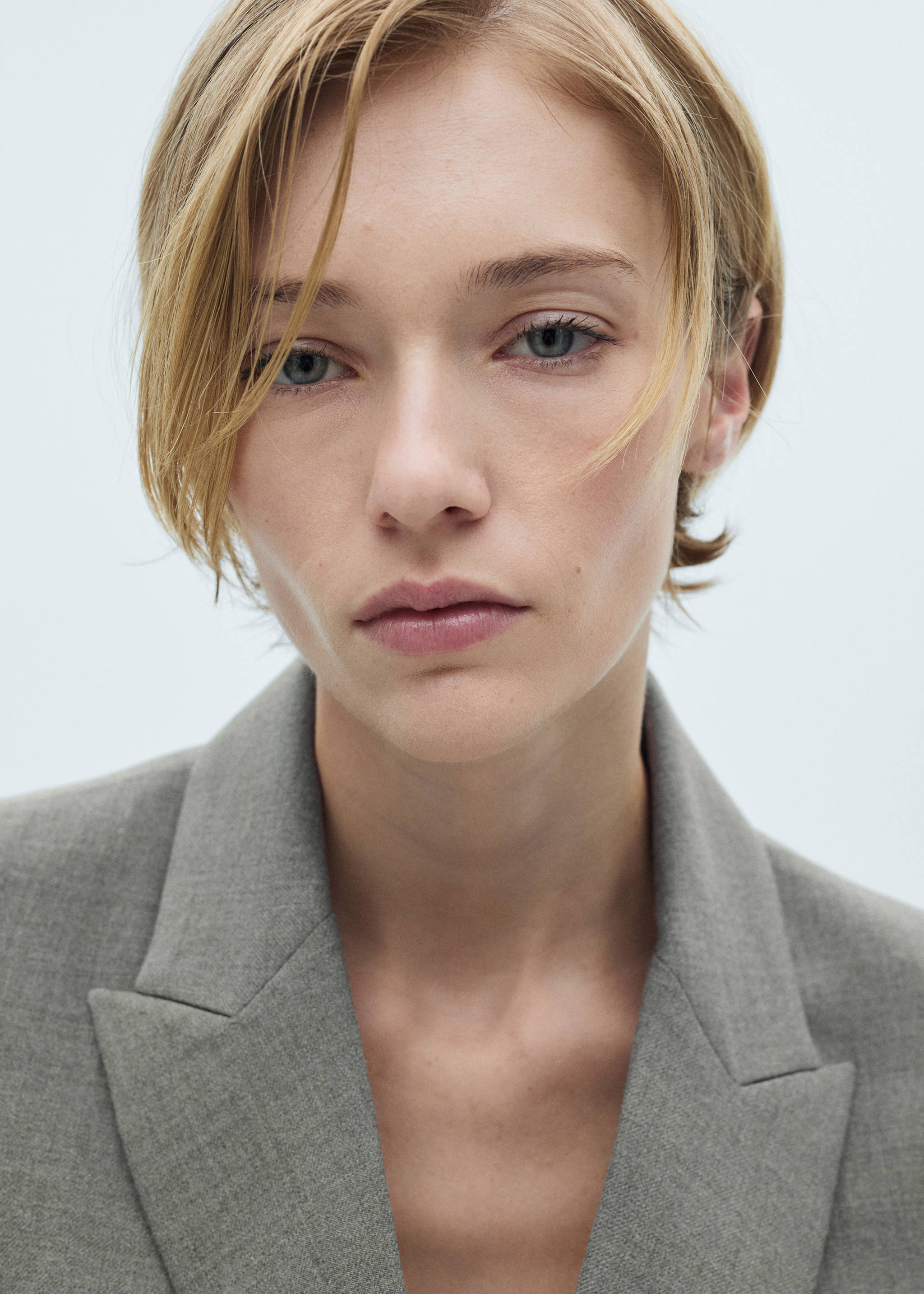 Double-breasted suit blazer - Details of the article 6