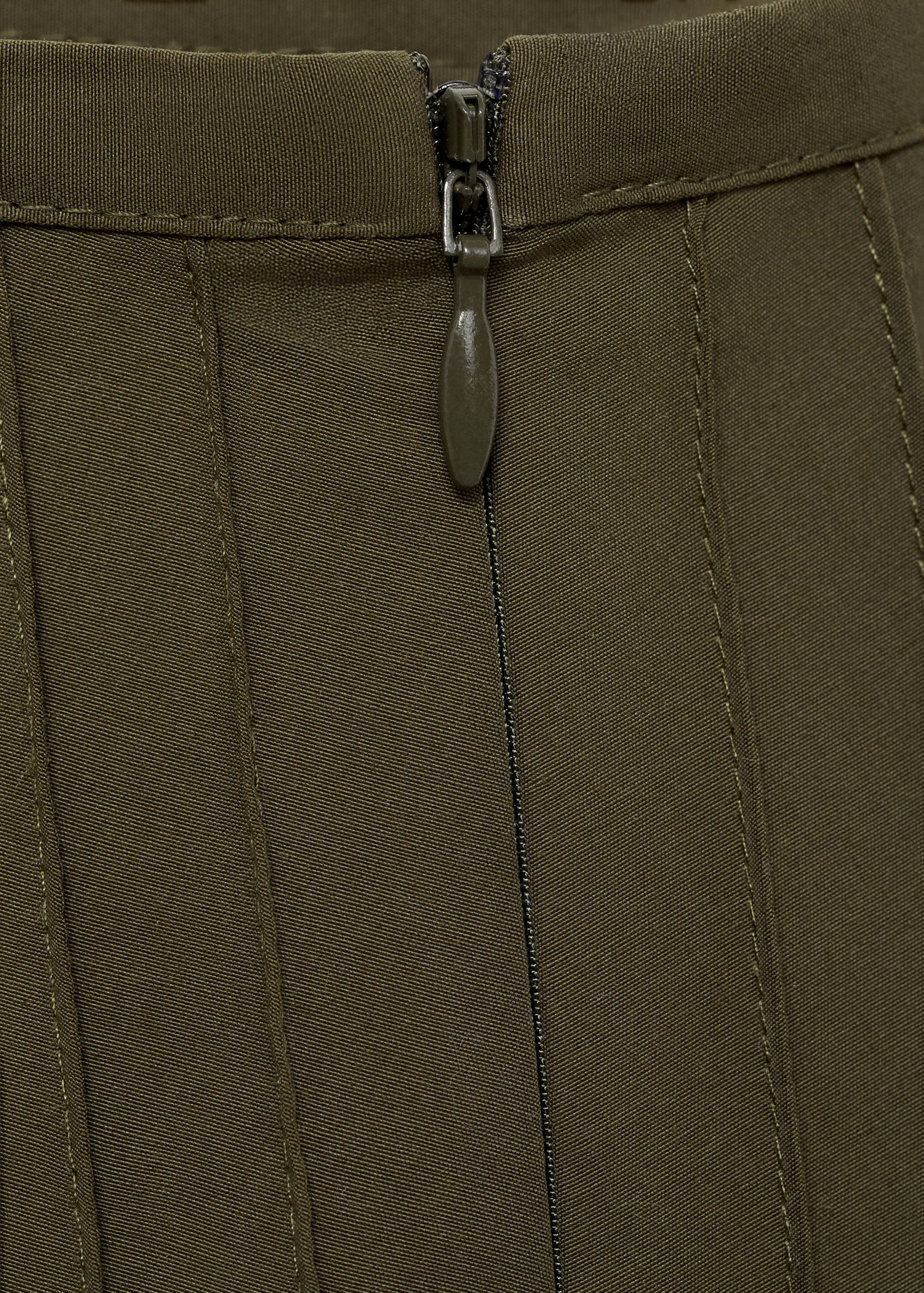 Ausgestellter Rock mit Abnäherdetail - Detail des Artikels 0