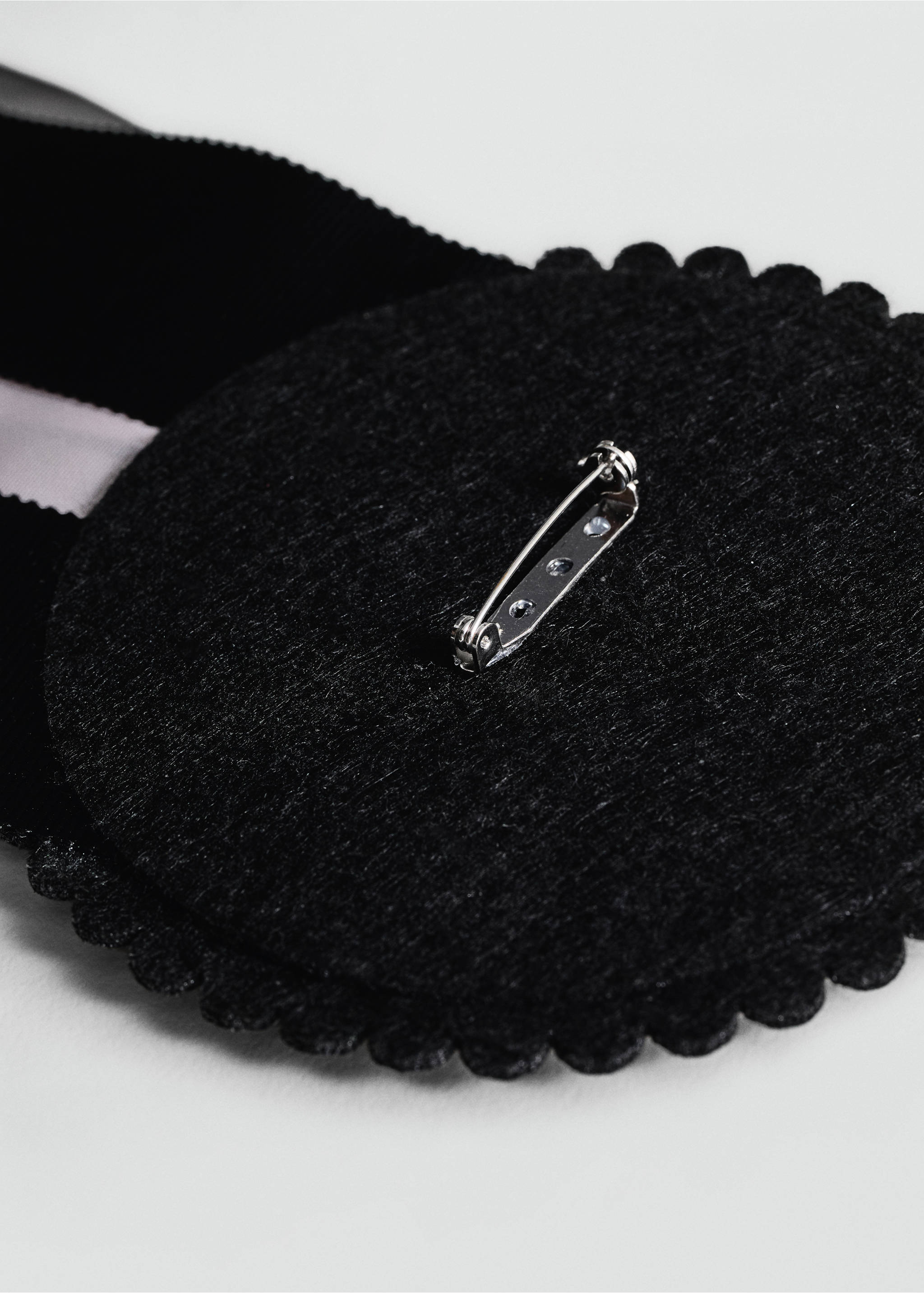 Halloween brooch - Details of the article 1, Black. Ref: 77077120-00.