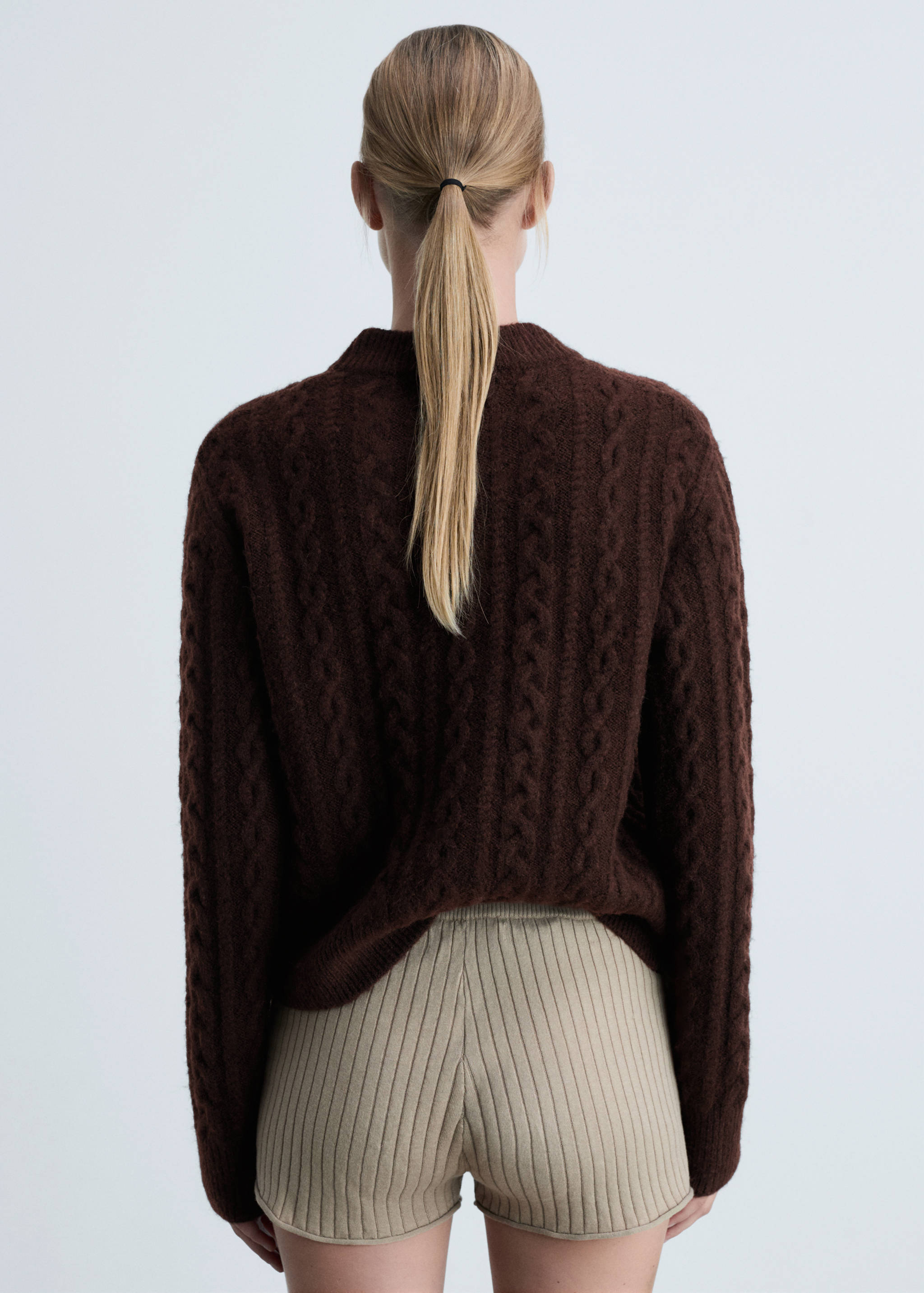 Round-neck braided sweater - Reverse of the article