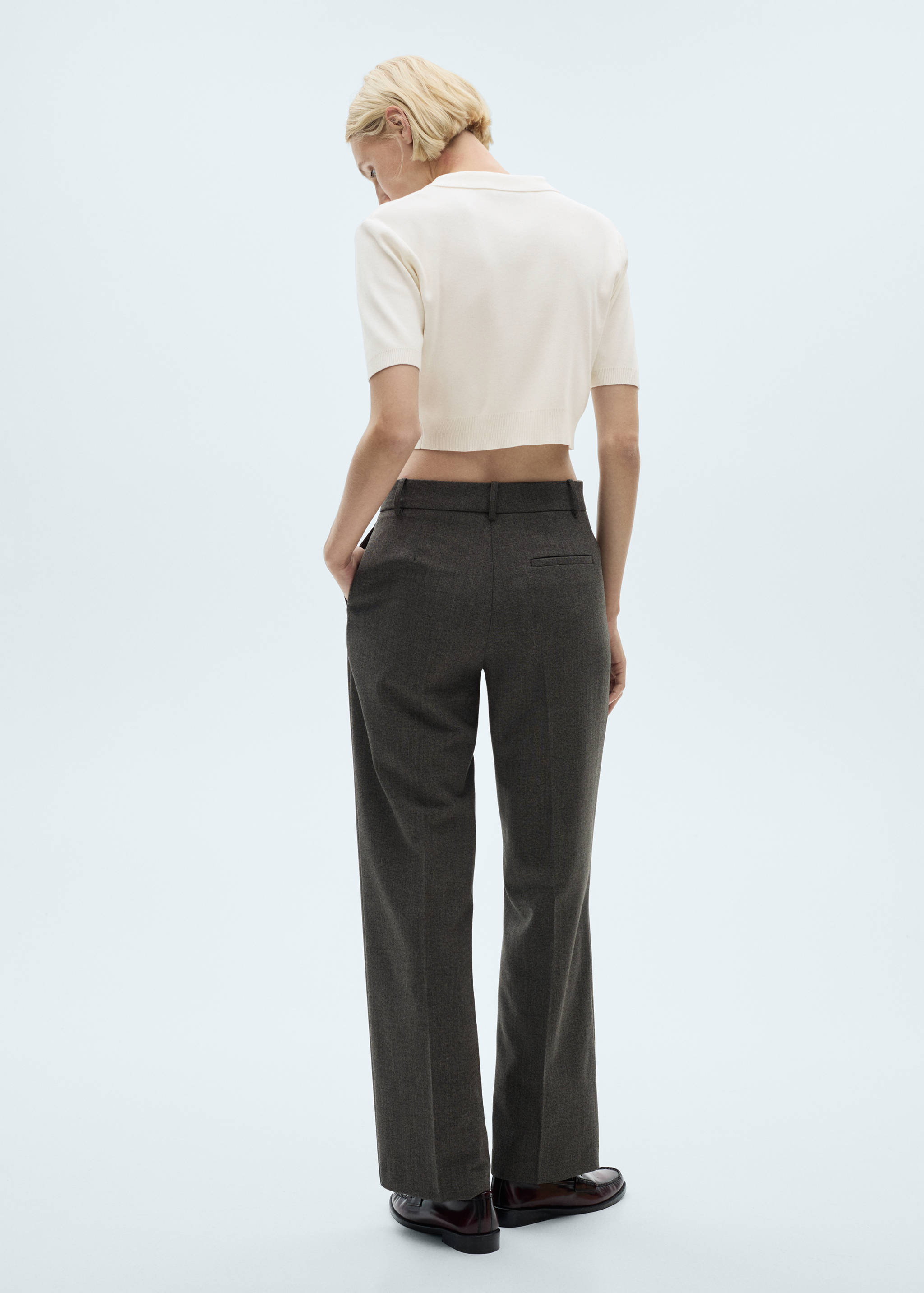 Cropped knitted polo shirt - Reverse of the article