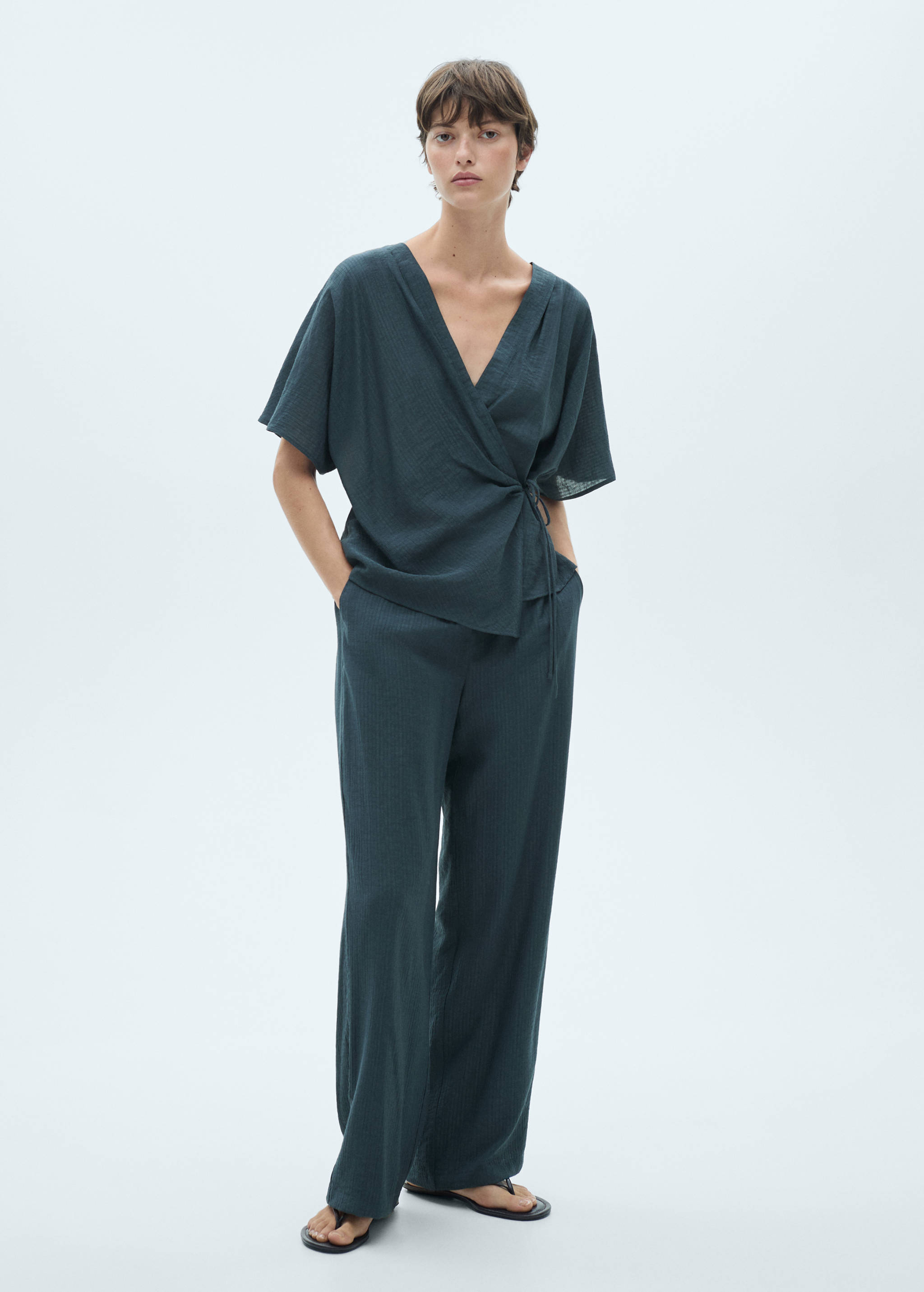 Fließende Hose mit Knoten - Allgemeine Ansicht