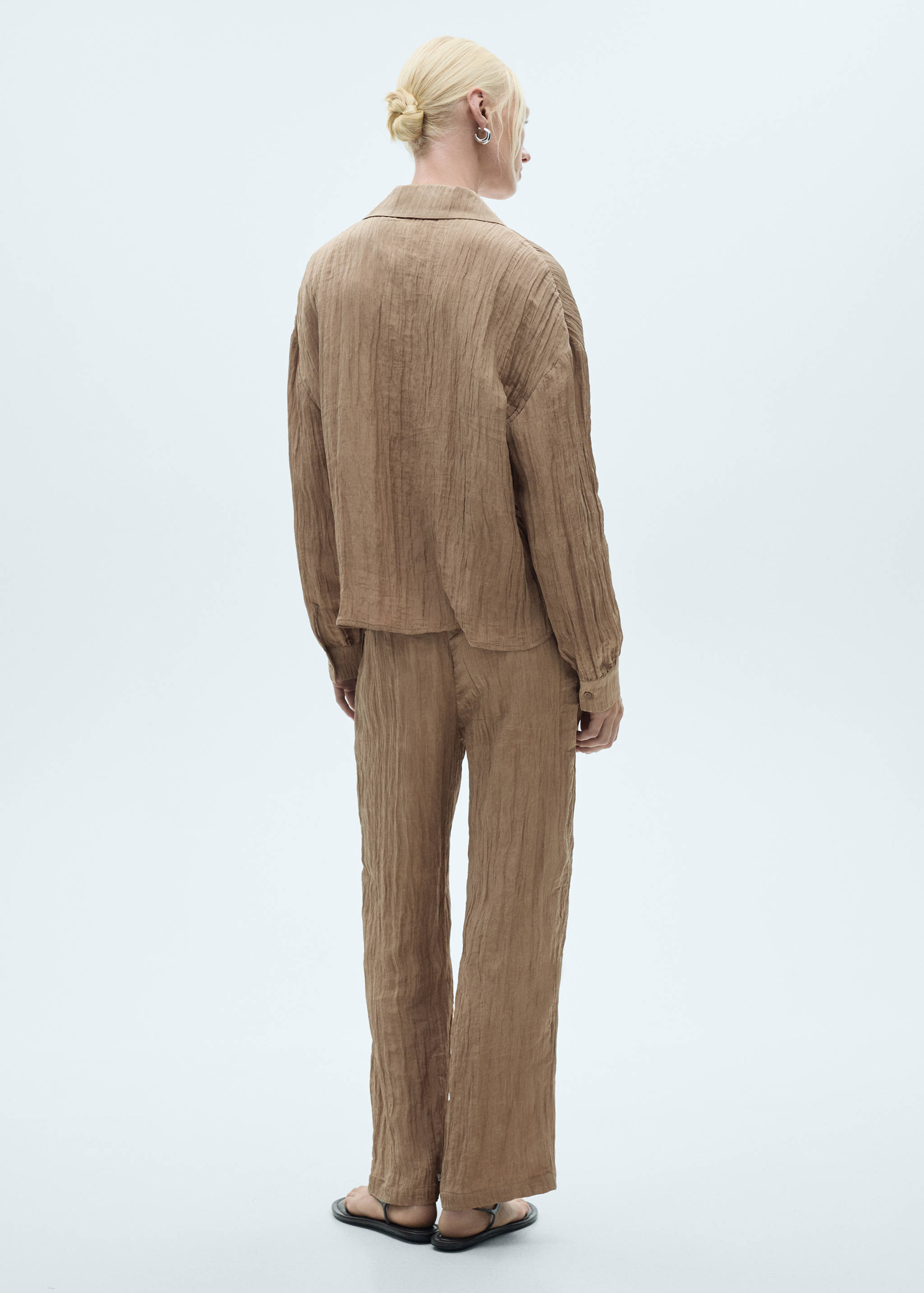 Pocket textured shirt - Reverse of the article