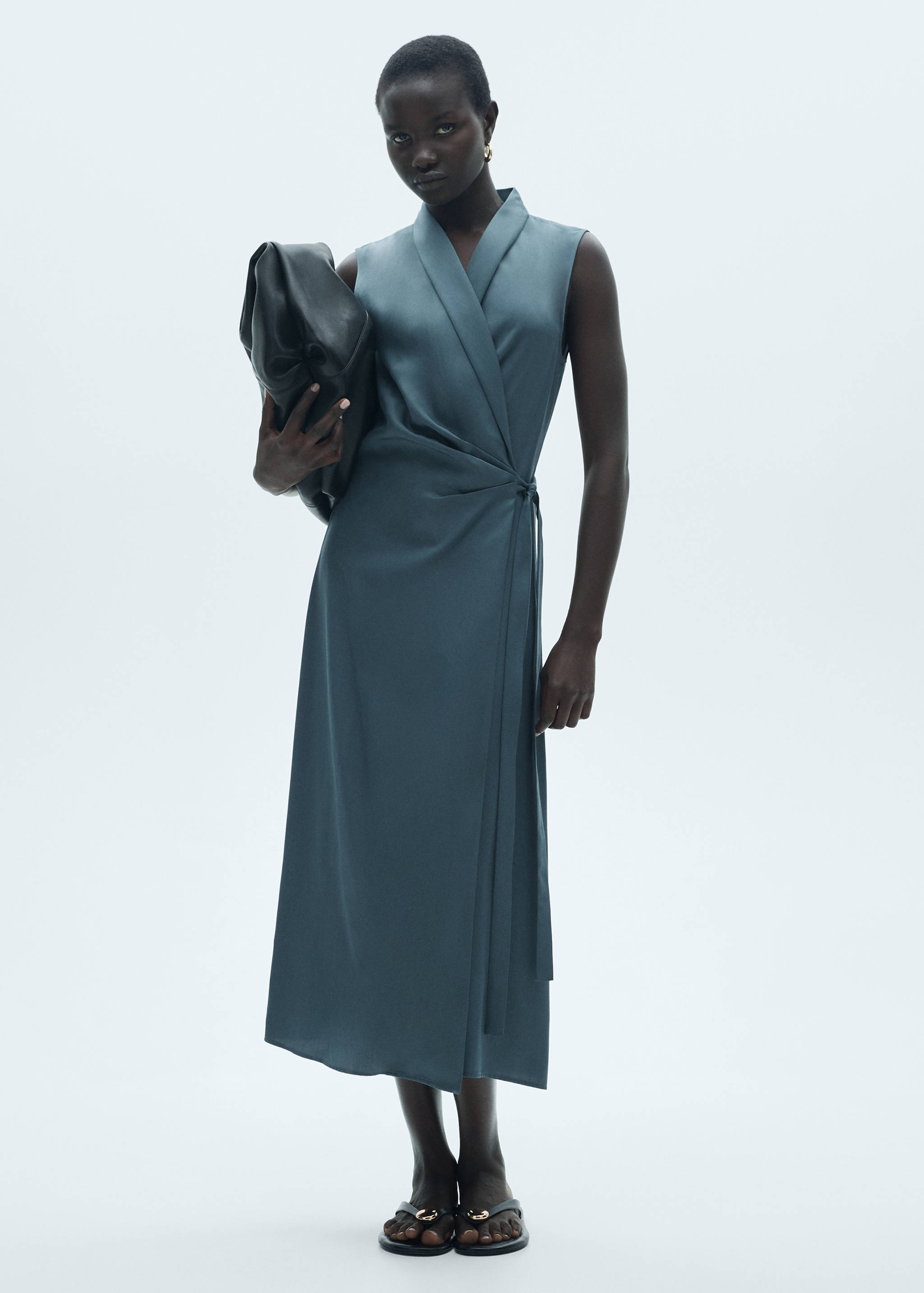 Lyocell jurk met knoopdetail - Overzichtstekening