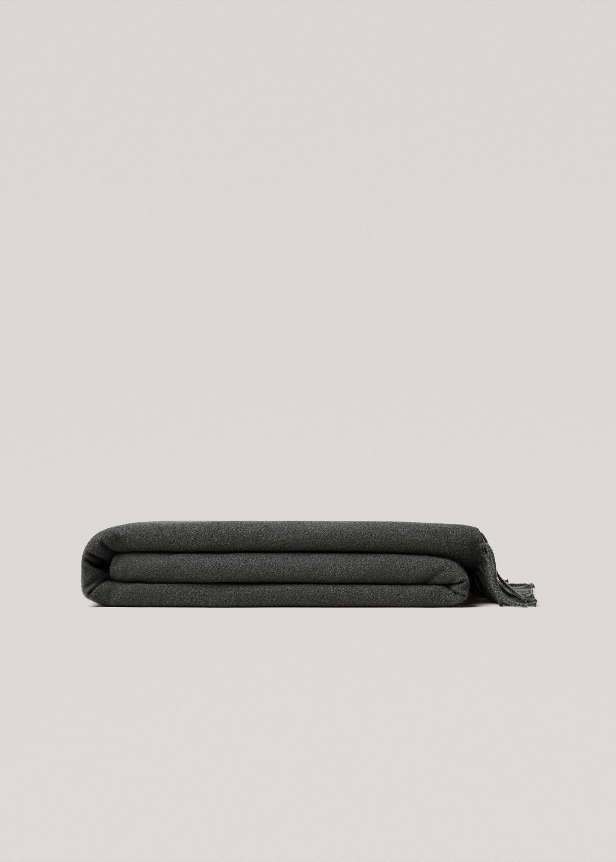 Smooth fringed blanket 130x180cm - Article without model, Grey. Ref: 77077650-00.