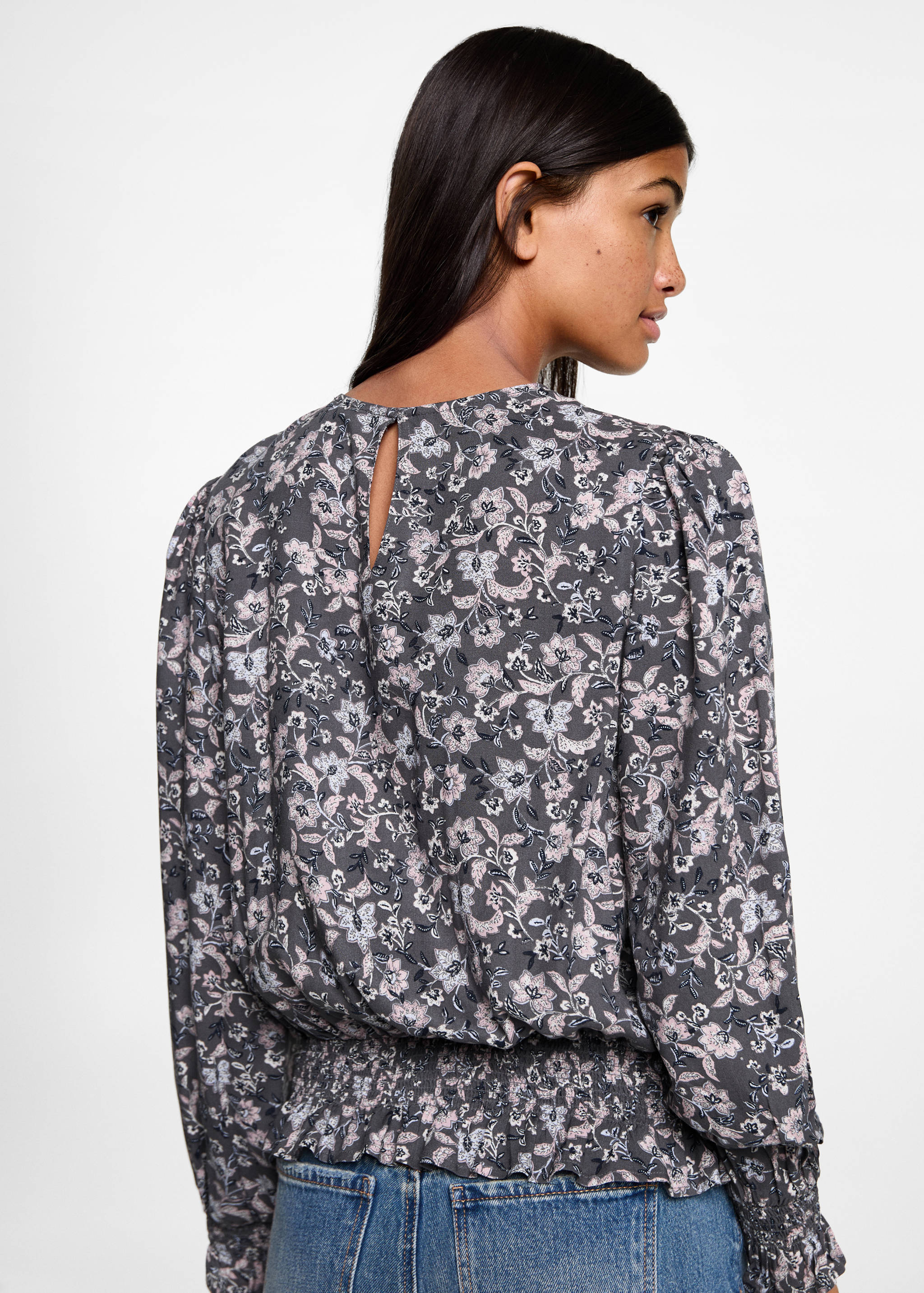 Virágos blúz - A cikk hátulja