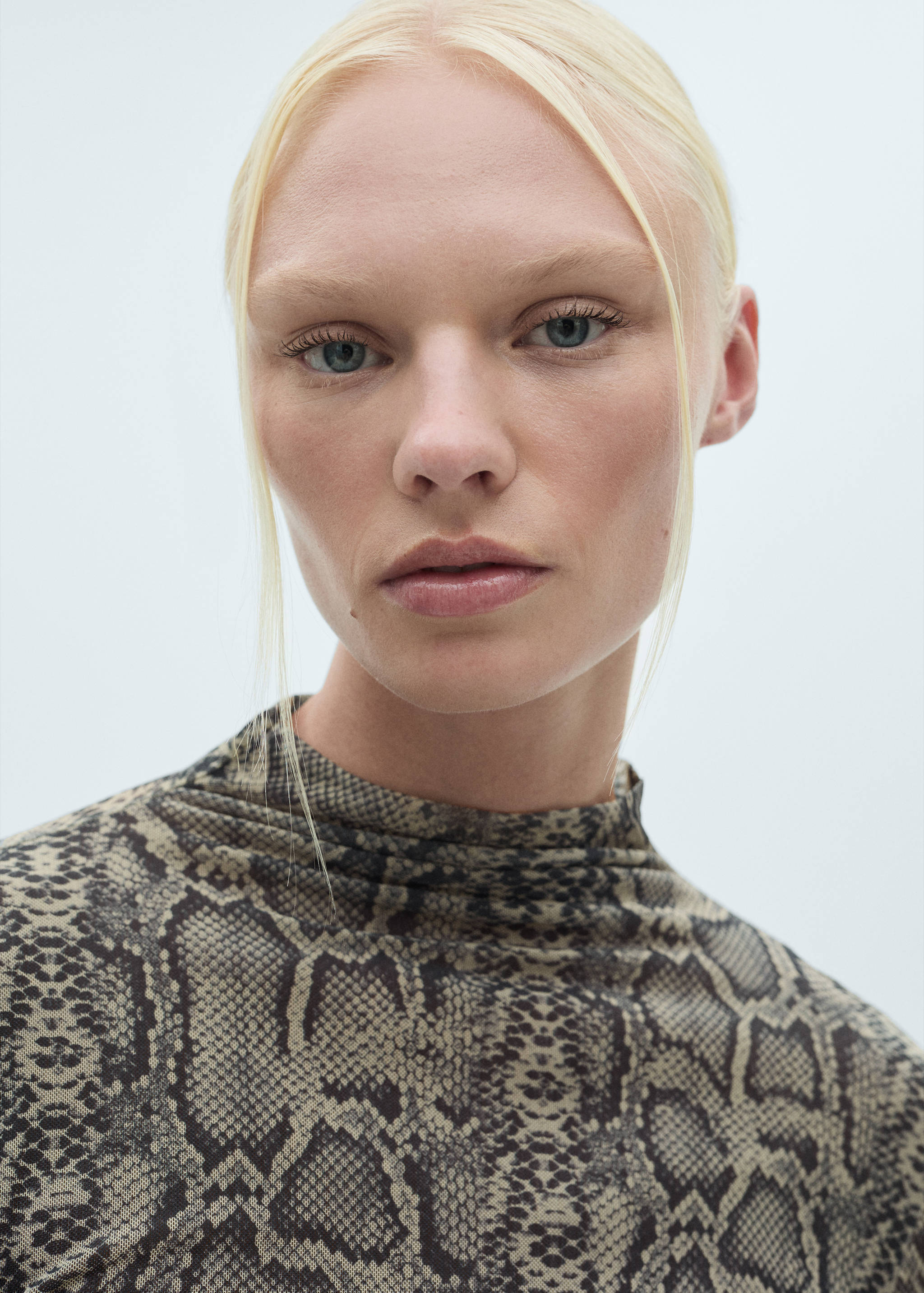 T-shirt à col montant et imprimé animal - Détail de l'article 1