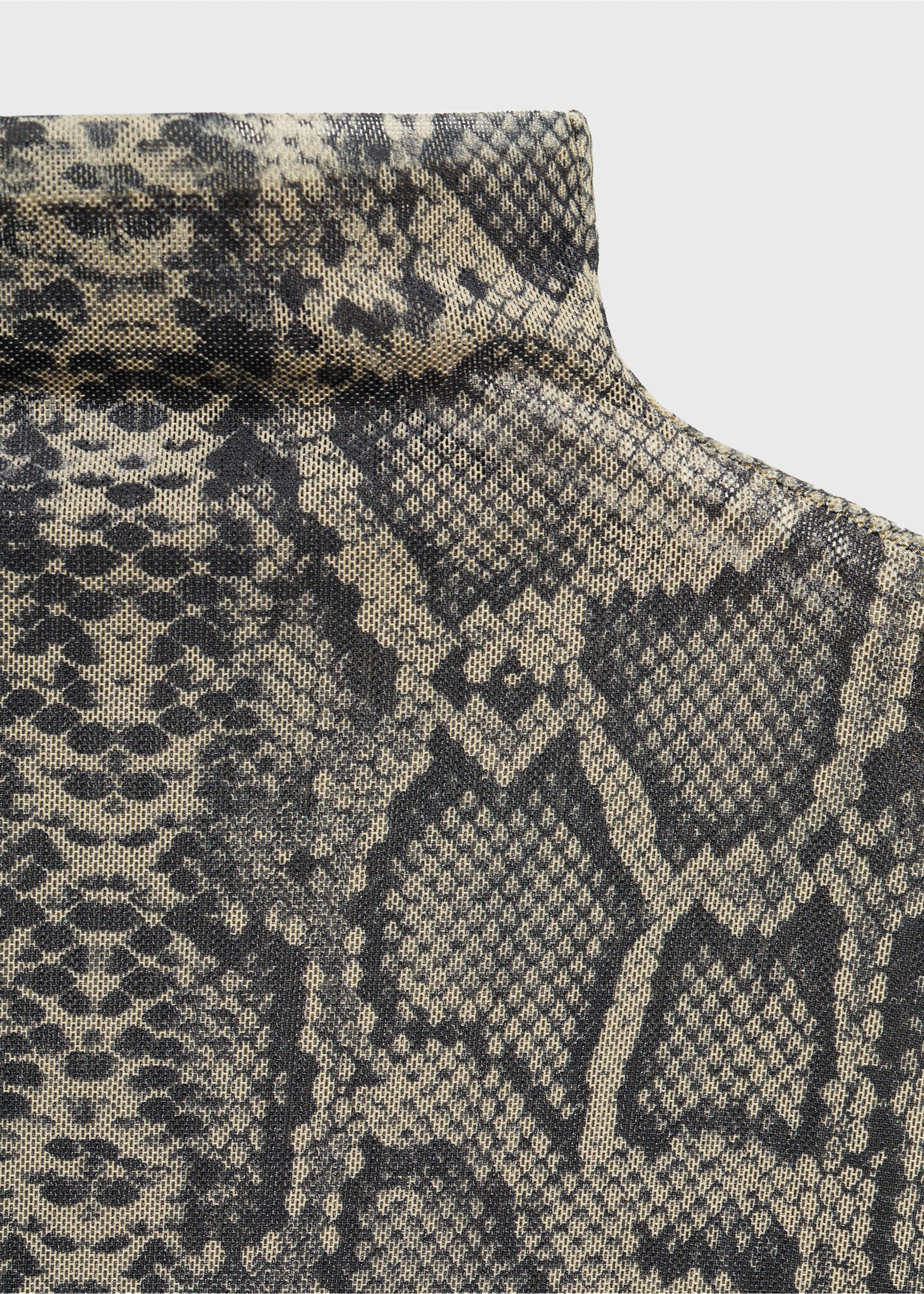 Animal print perkins neck t-shirt - Details of the article 8, Grey. Ref: 77077679-00.
