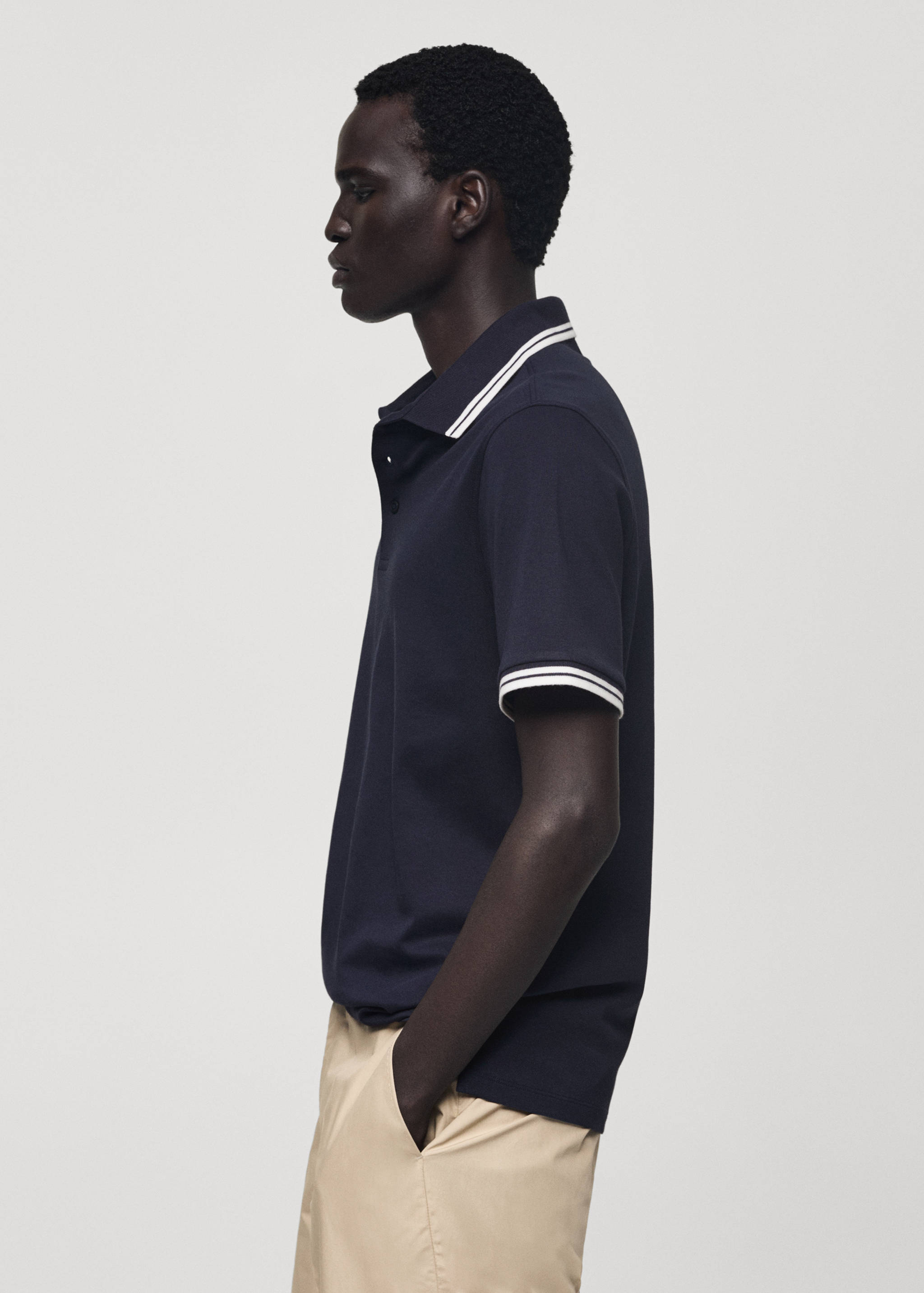 100% cotton polo shirt with contrast piping - Details of the article 2