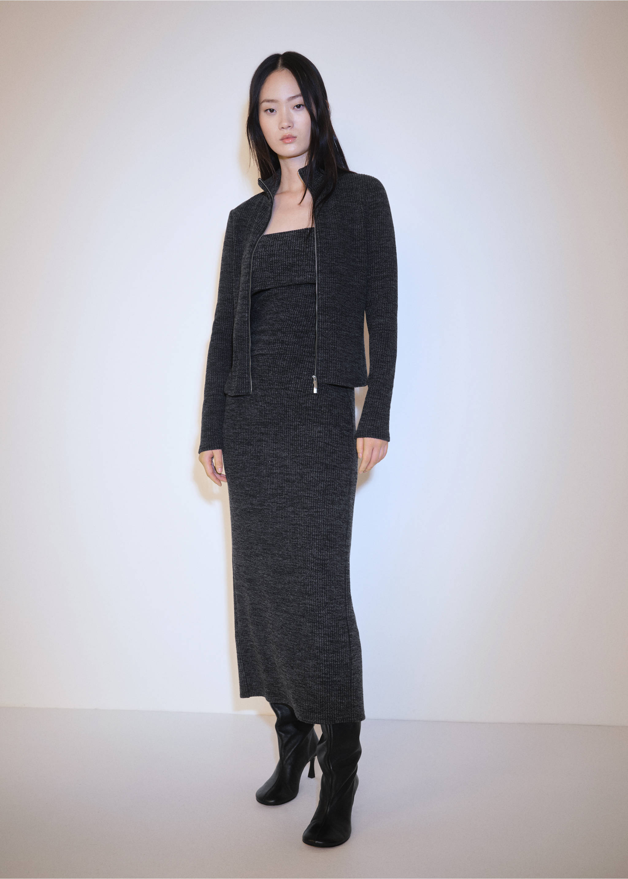 Top encolure retournée - Plan général, Gris. Ref: 77077691-00.