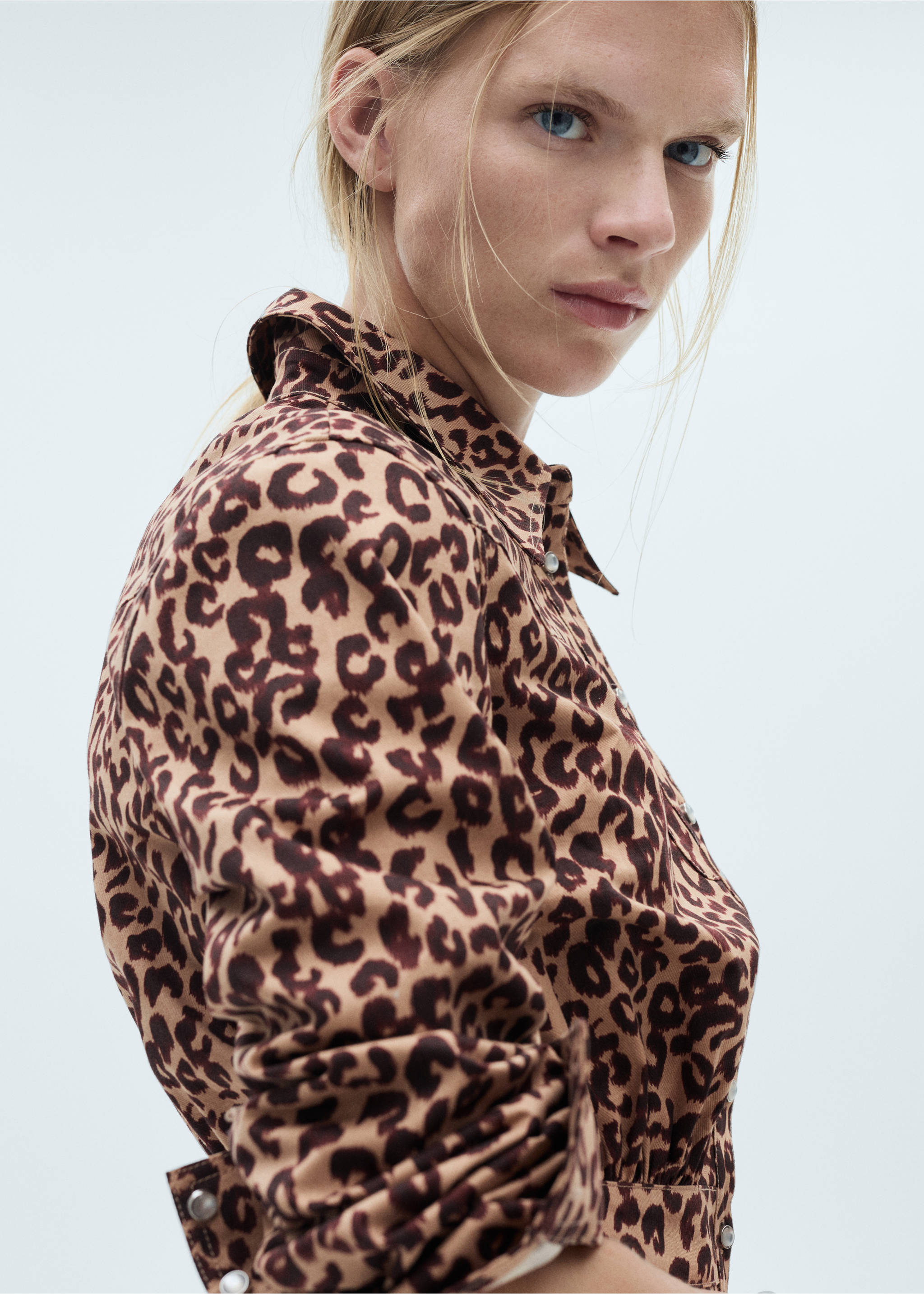 Leopard-print shirt dress - Details of the article 1, Brown. Ref: 77077699-00.