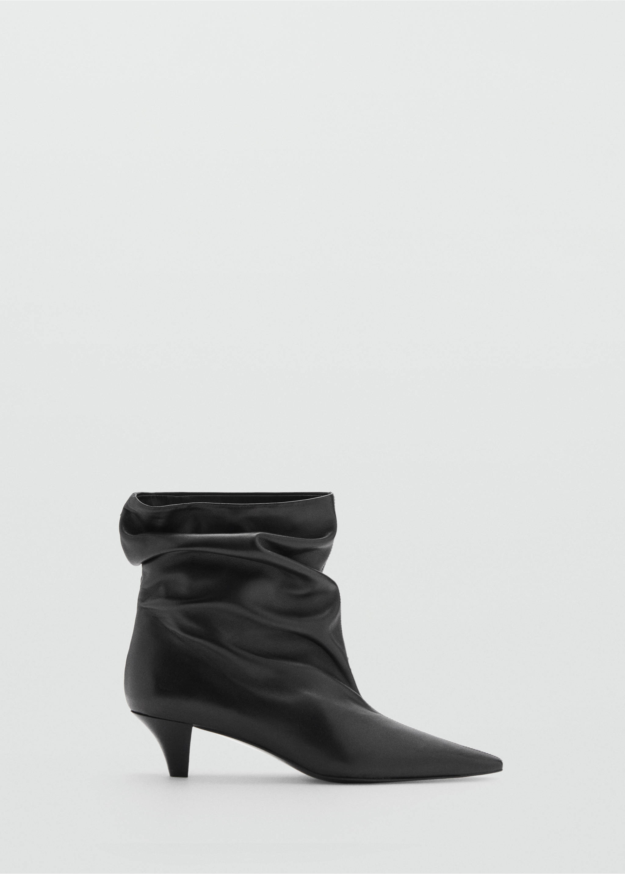 Botim de pele com salto kitten - Artigo sem modelo, Preto. Ref: 77077714-00.