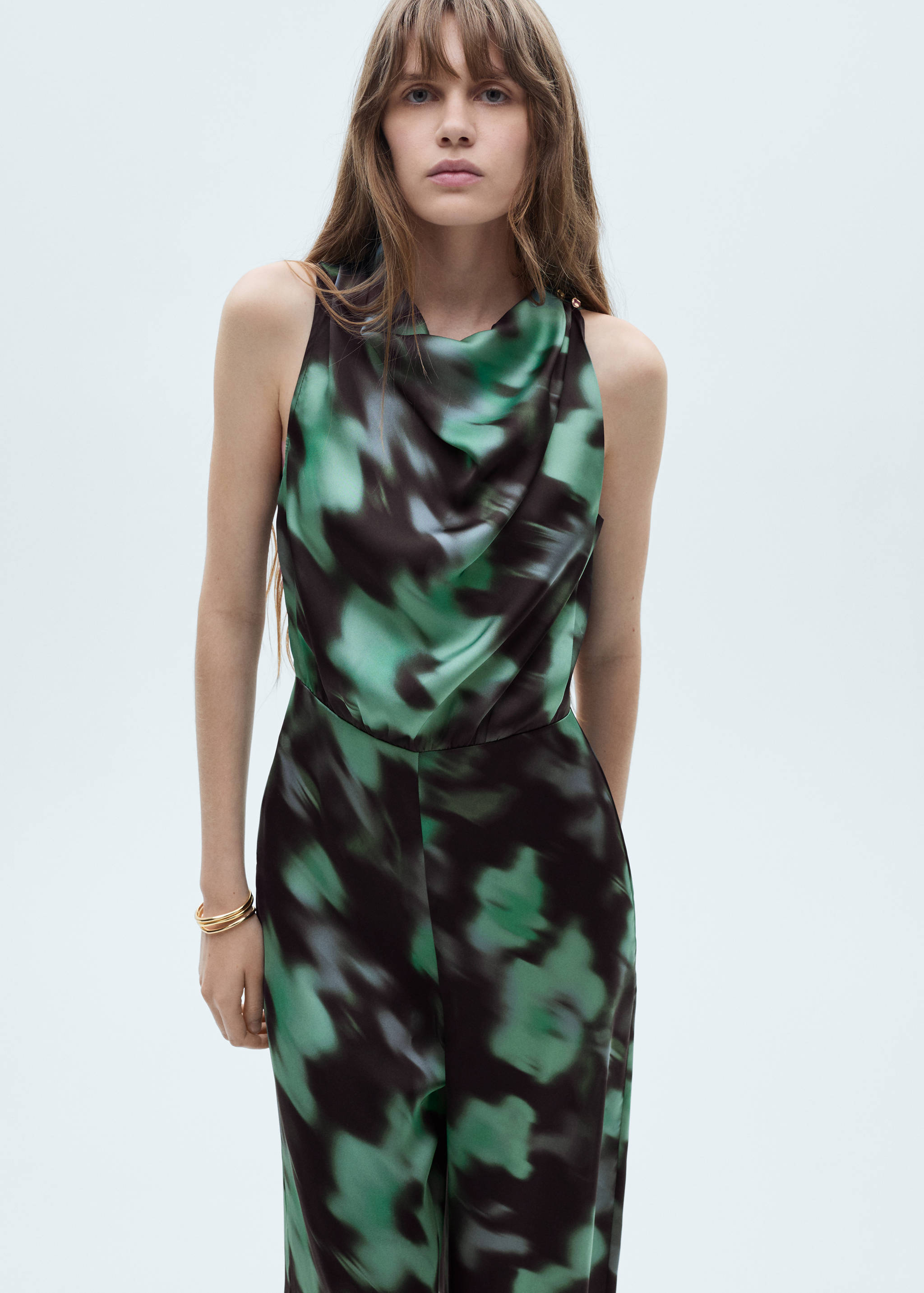 Mono satinado estampado floral - Plano medio