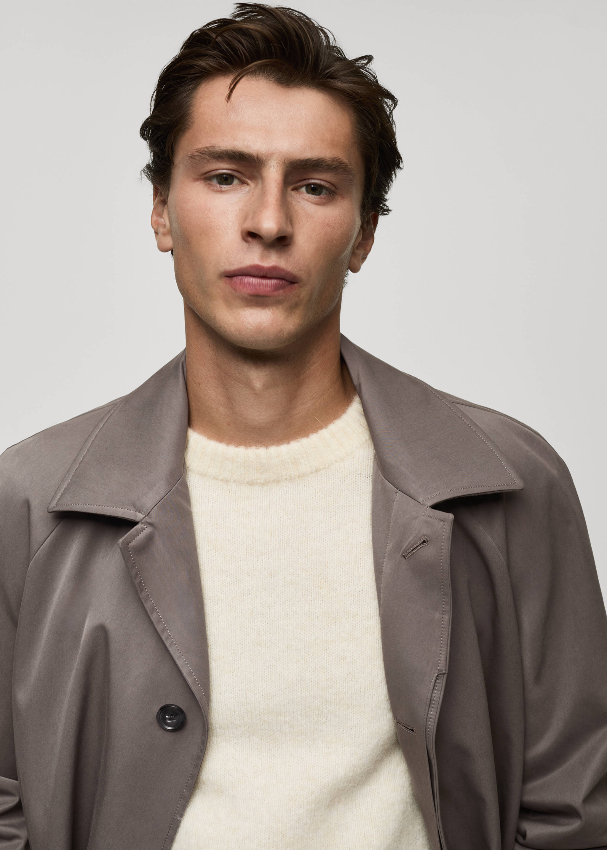 Gavardina cinturó acabat esmerilat - Detall de l'article 1, Marró mitjà. Ref: 77077913-00.