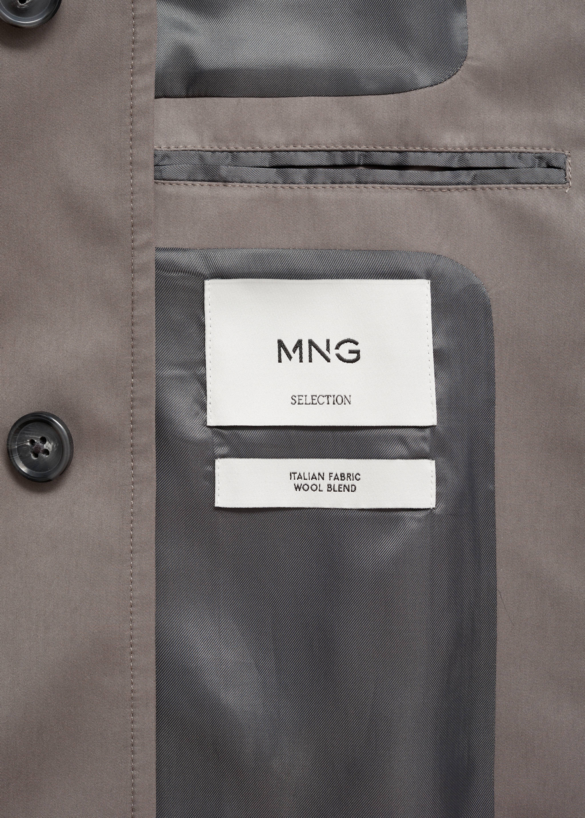 Trenchcoat mit Gürtel und mattiertem Finish - Detail des Artikels 0