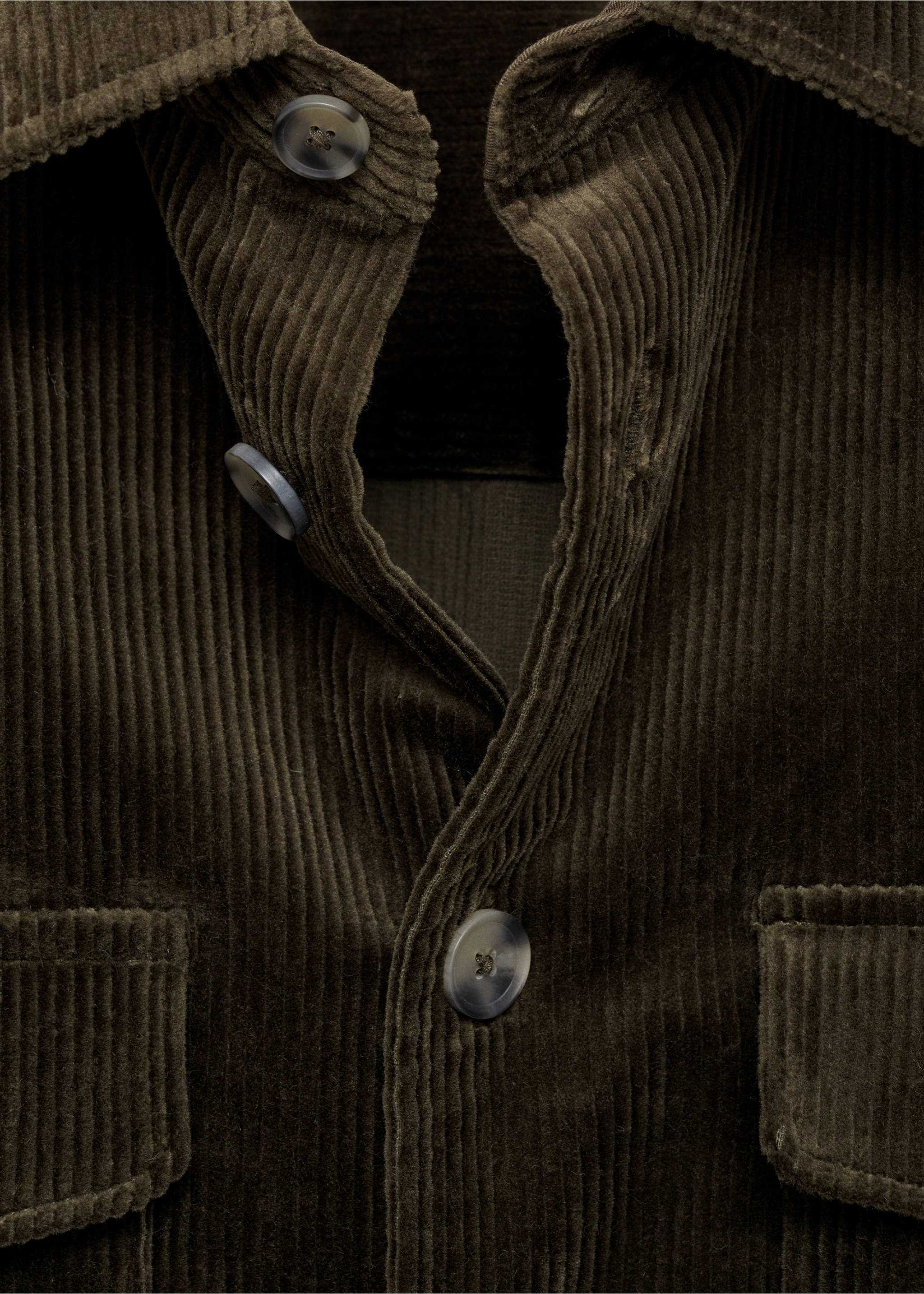 Sobrecamisa pana butxaques - Detall de l'article 8, Caqui. Ref: 77077921-00.
