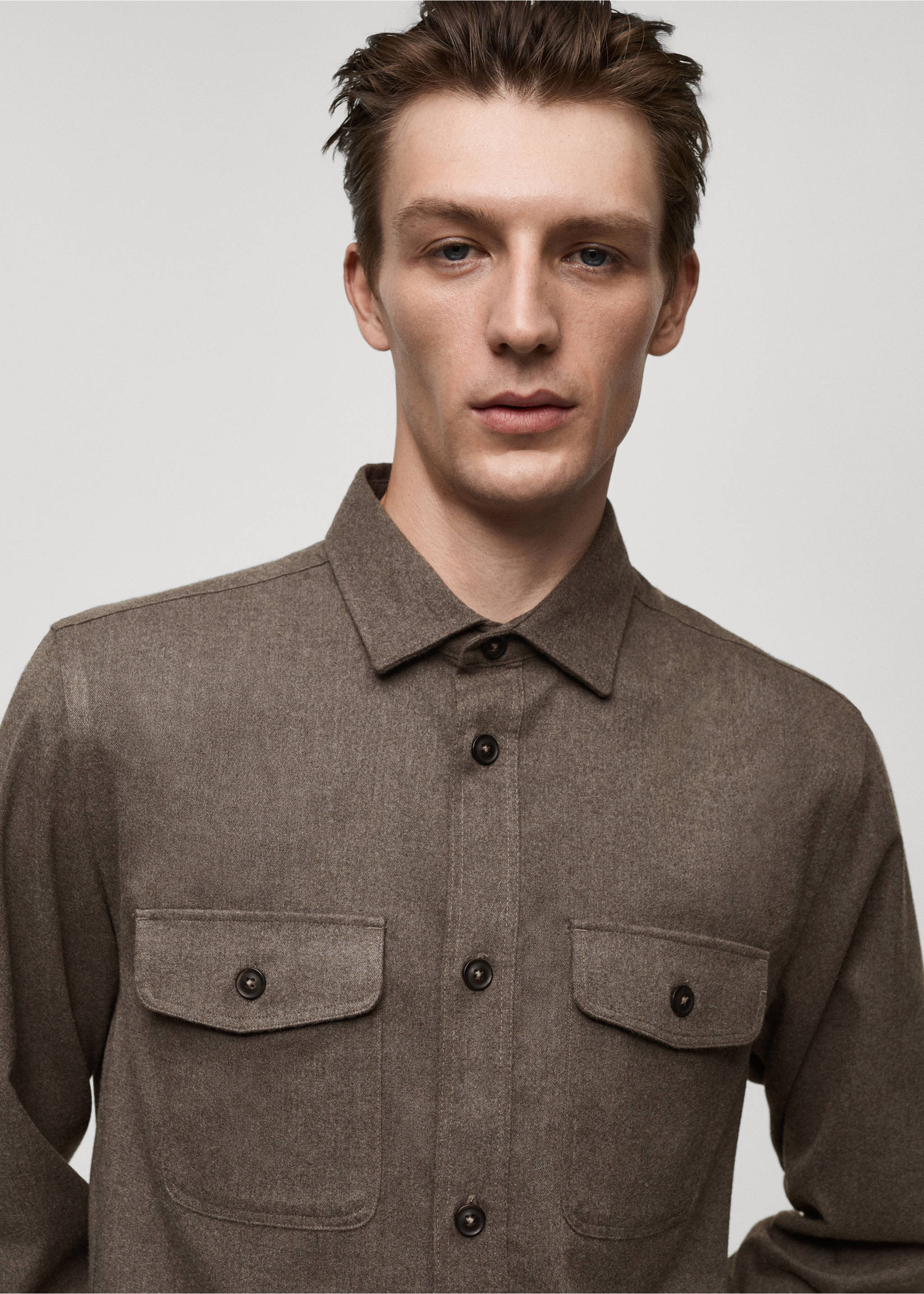 Surchemise flanelle regular-fit poches - Détail de l'article 1, Gris vison. Ref: 77077922-00.