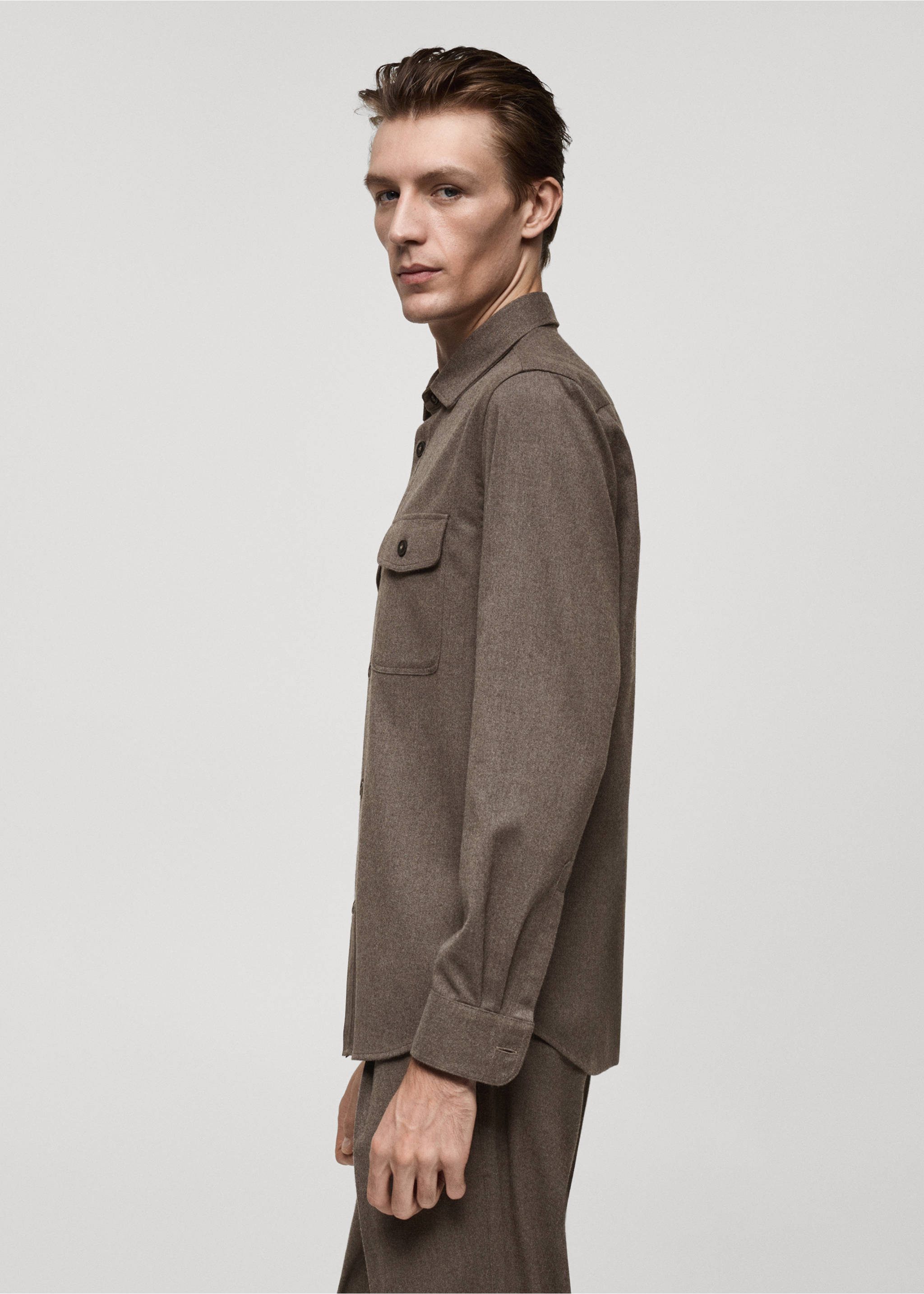 Surchemise flanelle regular-fit poches - Détail de l'article 2, Gris vison. Ref: 77077922-00.