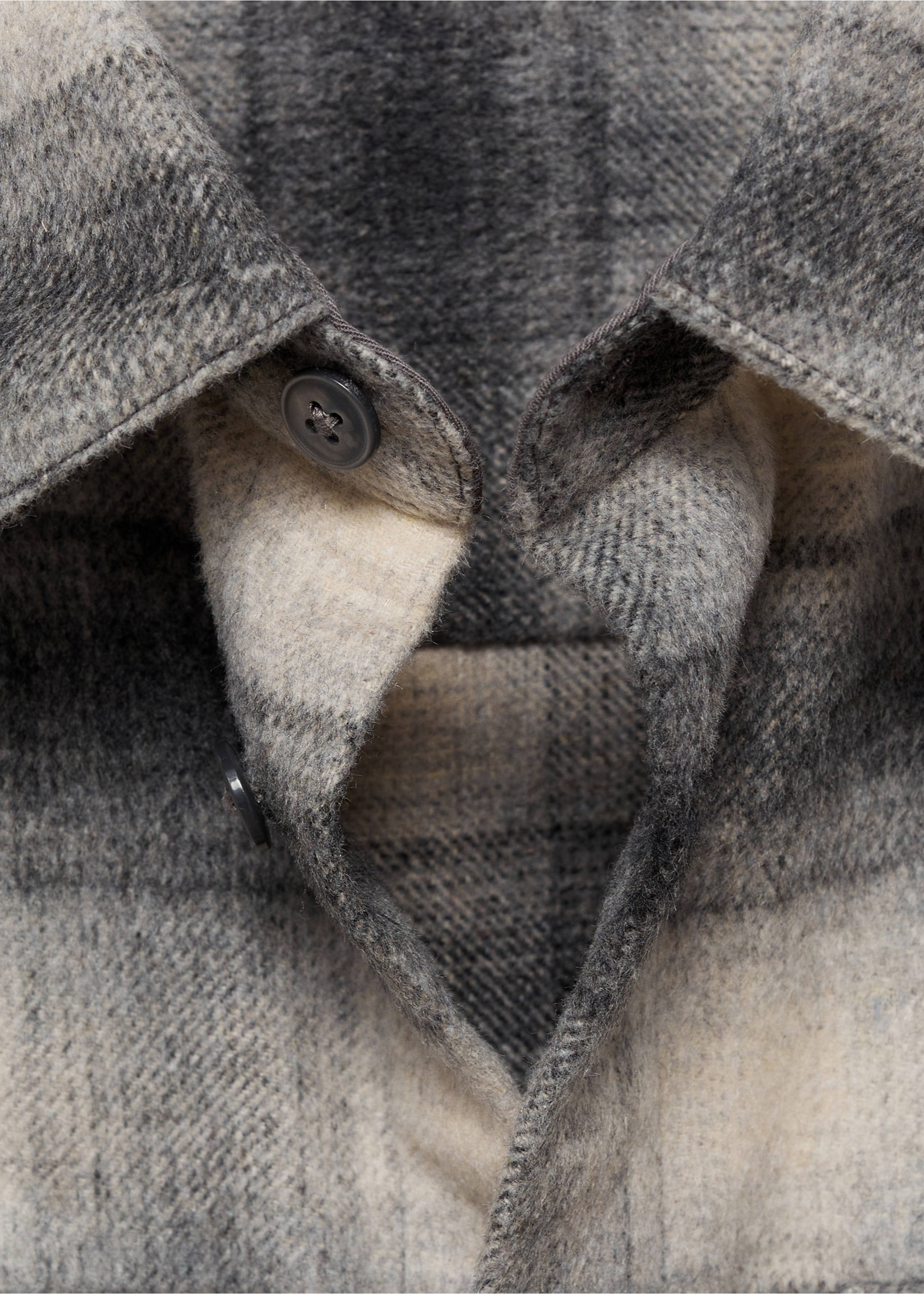 Geruit wollen overhemdjasje met zakken - Detail van het artikel 8, Grijs. Ref: 77077923-00.