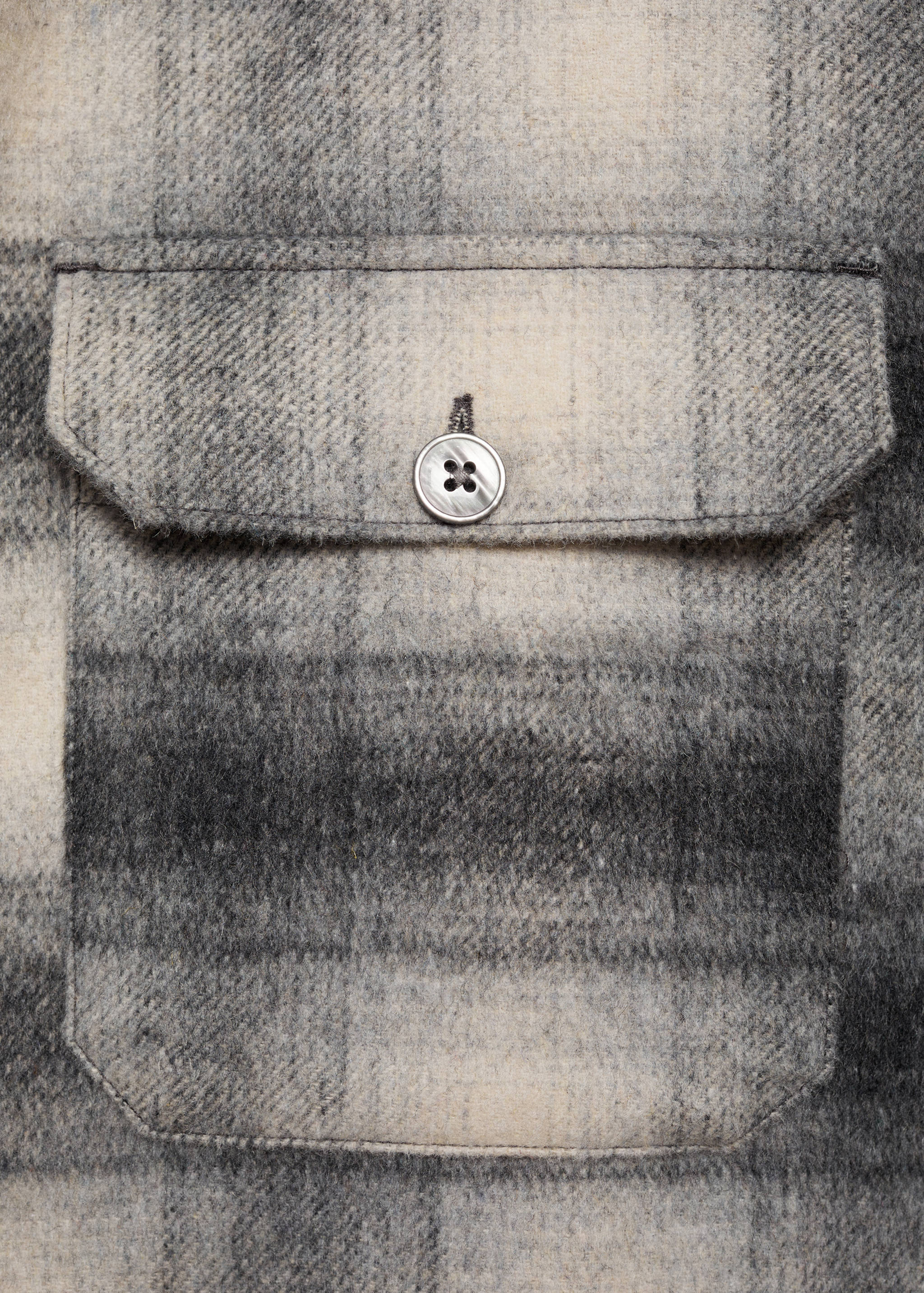 Geruit wollen overhemdjasje met zakken - Detail van het artikel 0