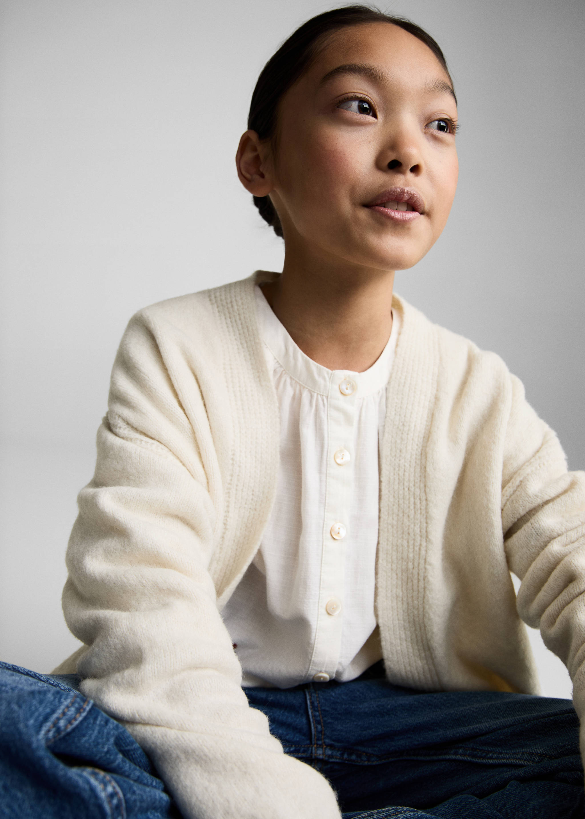 V-neck knitted cardigan - Details of the article 1