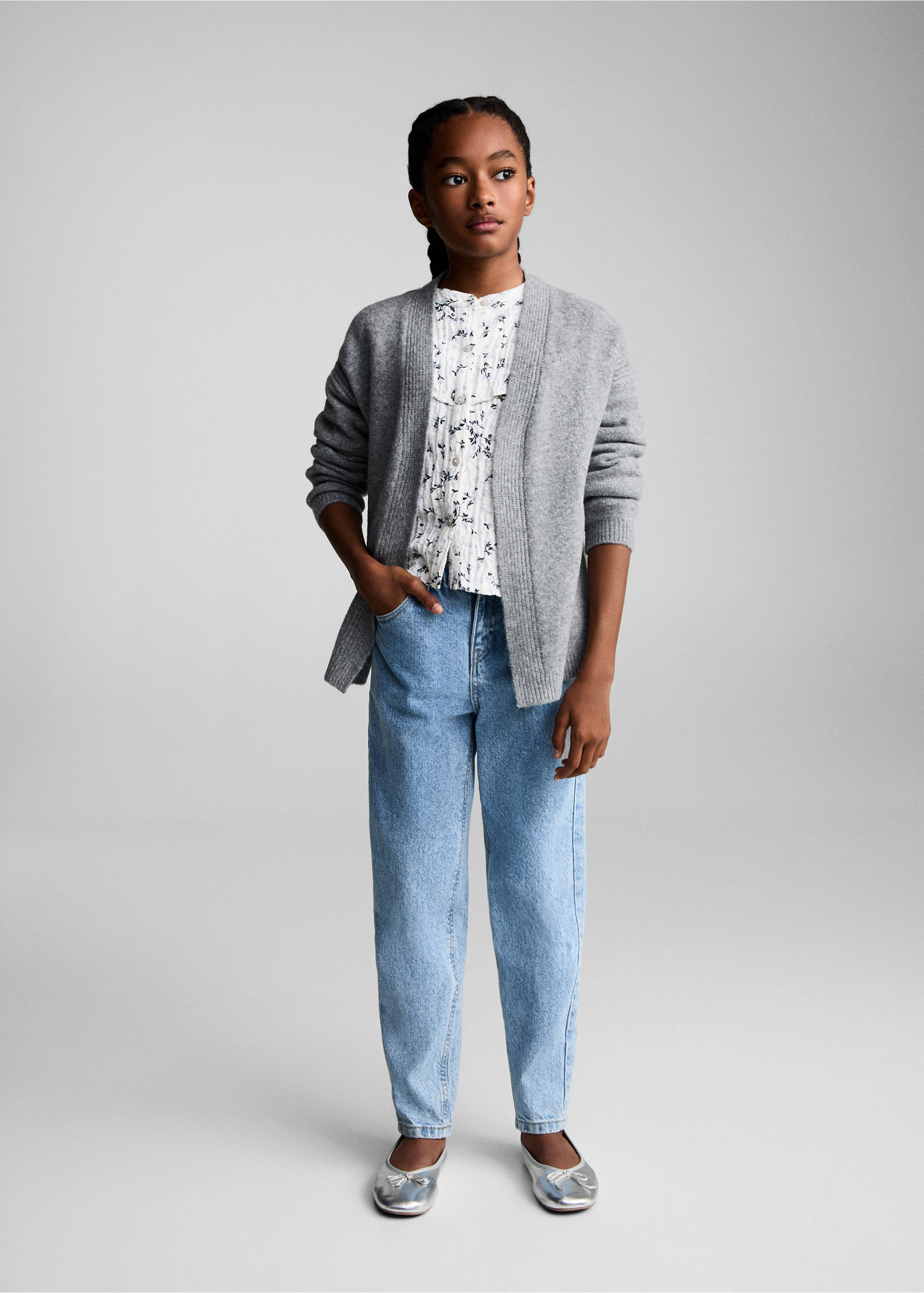 V-neck knitted cardigan - General plane, Medium Heather Grey. Ref: 77077931-00.