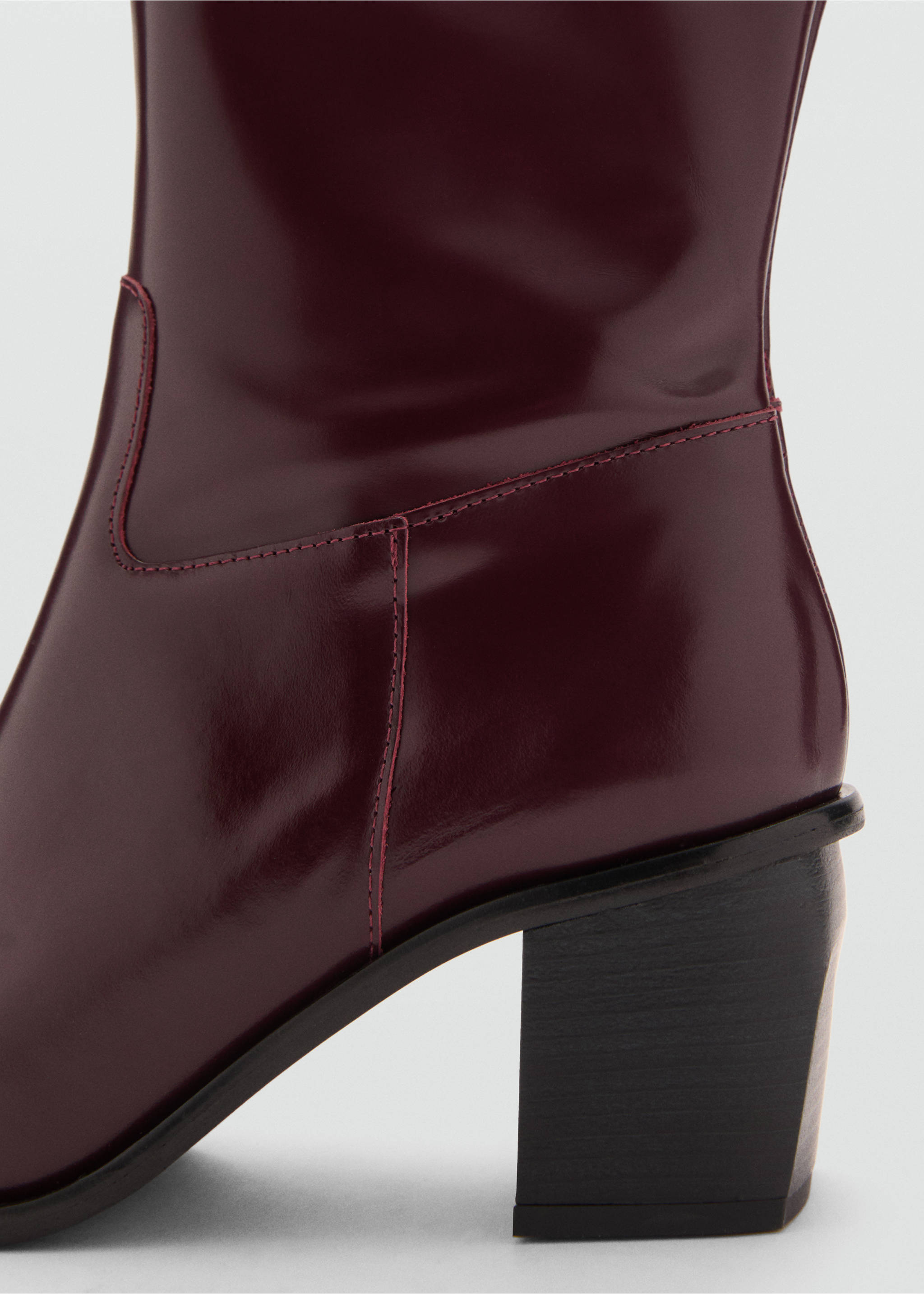 Leather boots with zip - Details of the article 1, Burgundy. Ref: 77077933-00.
