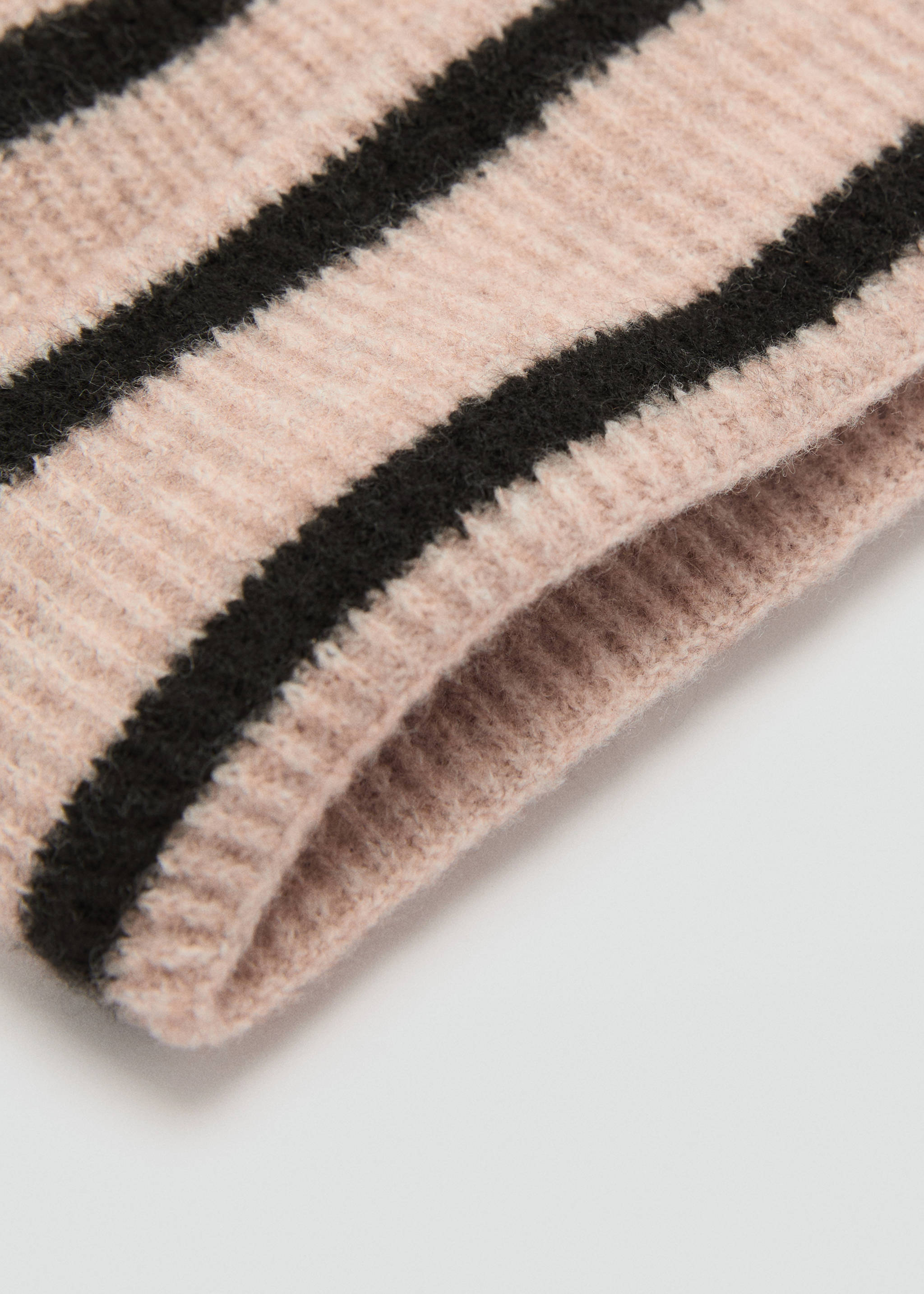 Czapka dzianinowa w paski - Szczegóły artykułu 1