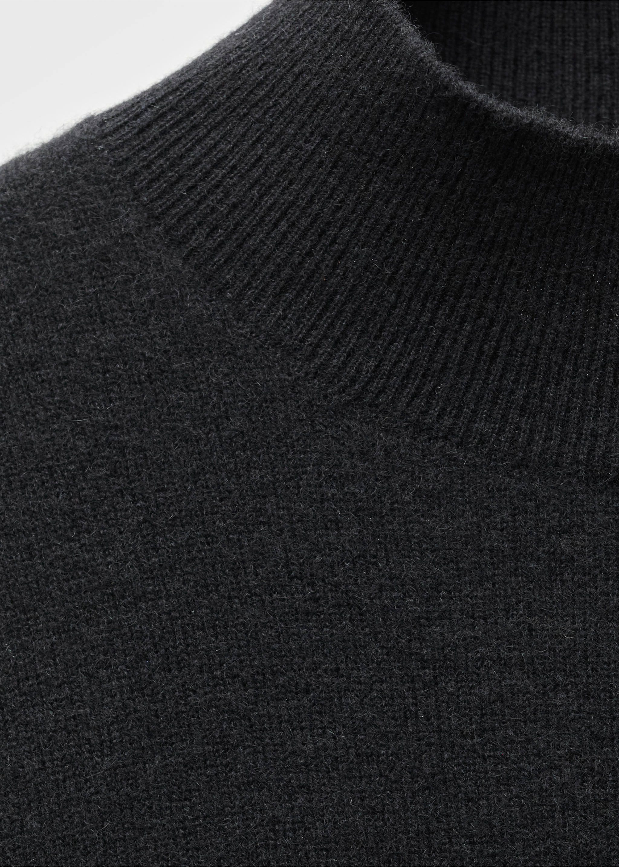 100% cashmere sweater with perkins neck - Details of the article 8, Black. Ref: 77078263-00.