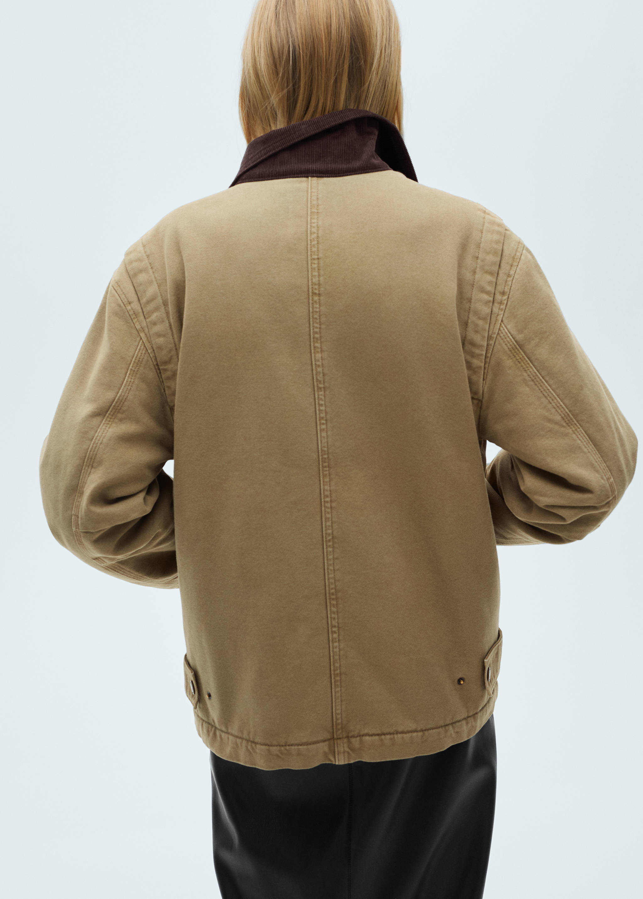 barn jacket with contrasting collar and pockets - Reverse of the article