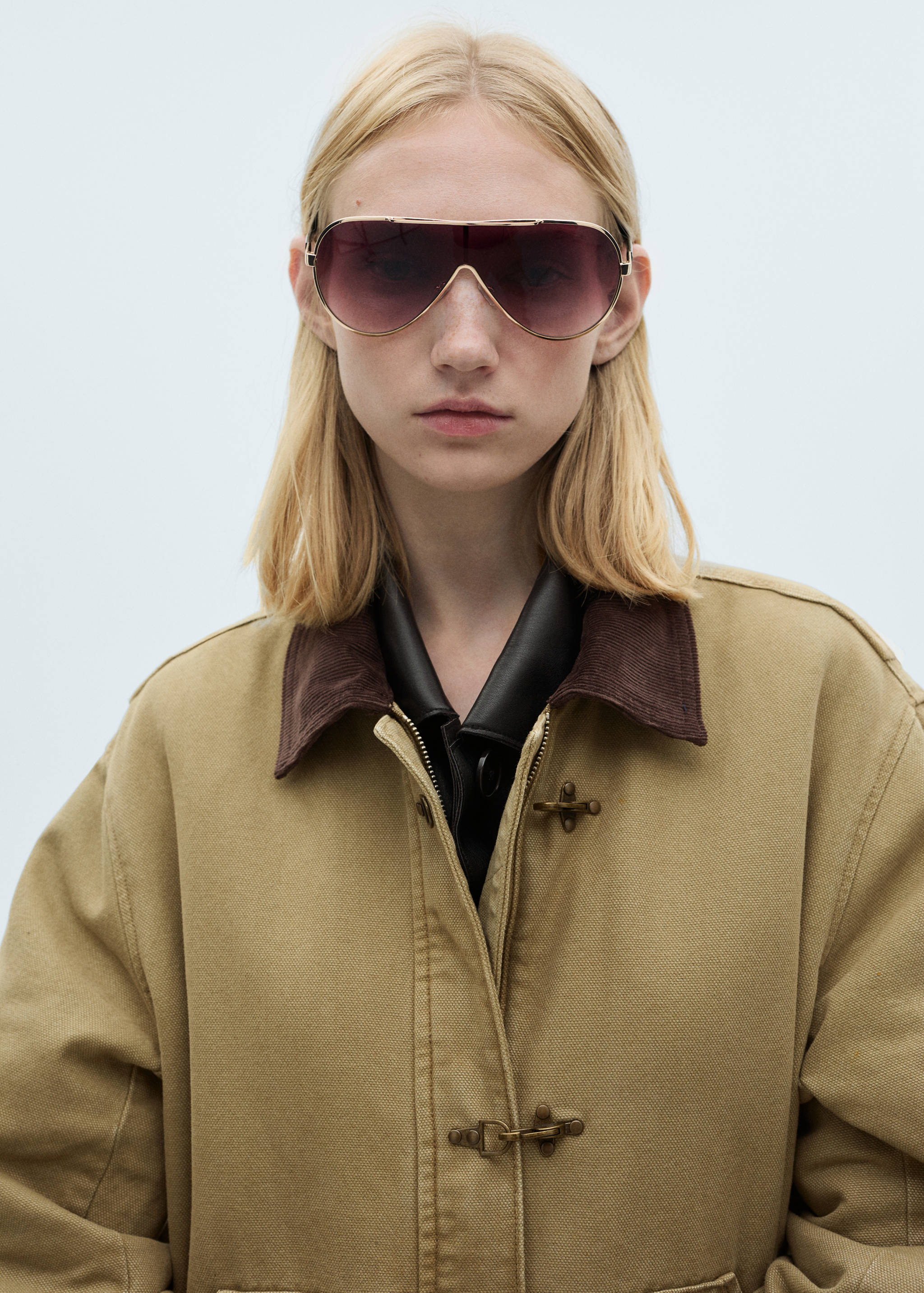 barn jacket with contrasting collar and pockets - Details of the article 1