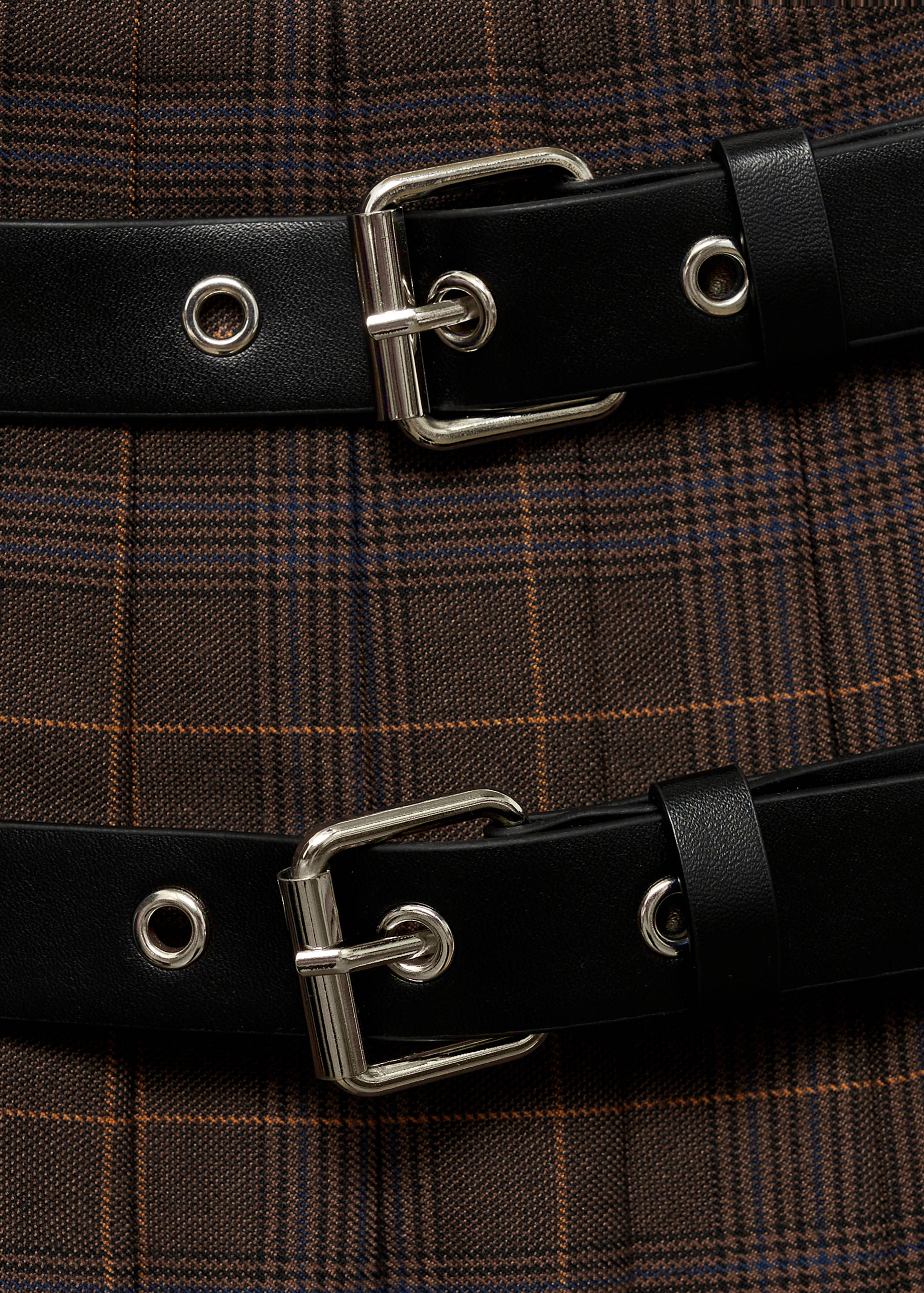 Pleated check skirt - Details of the article 8
