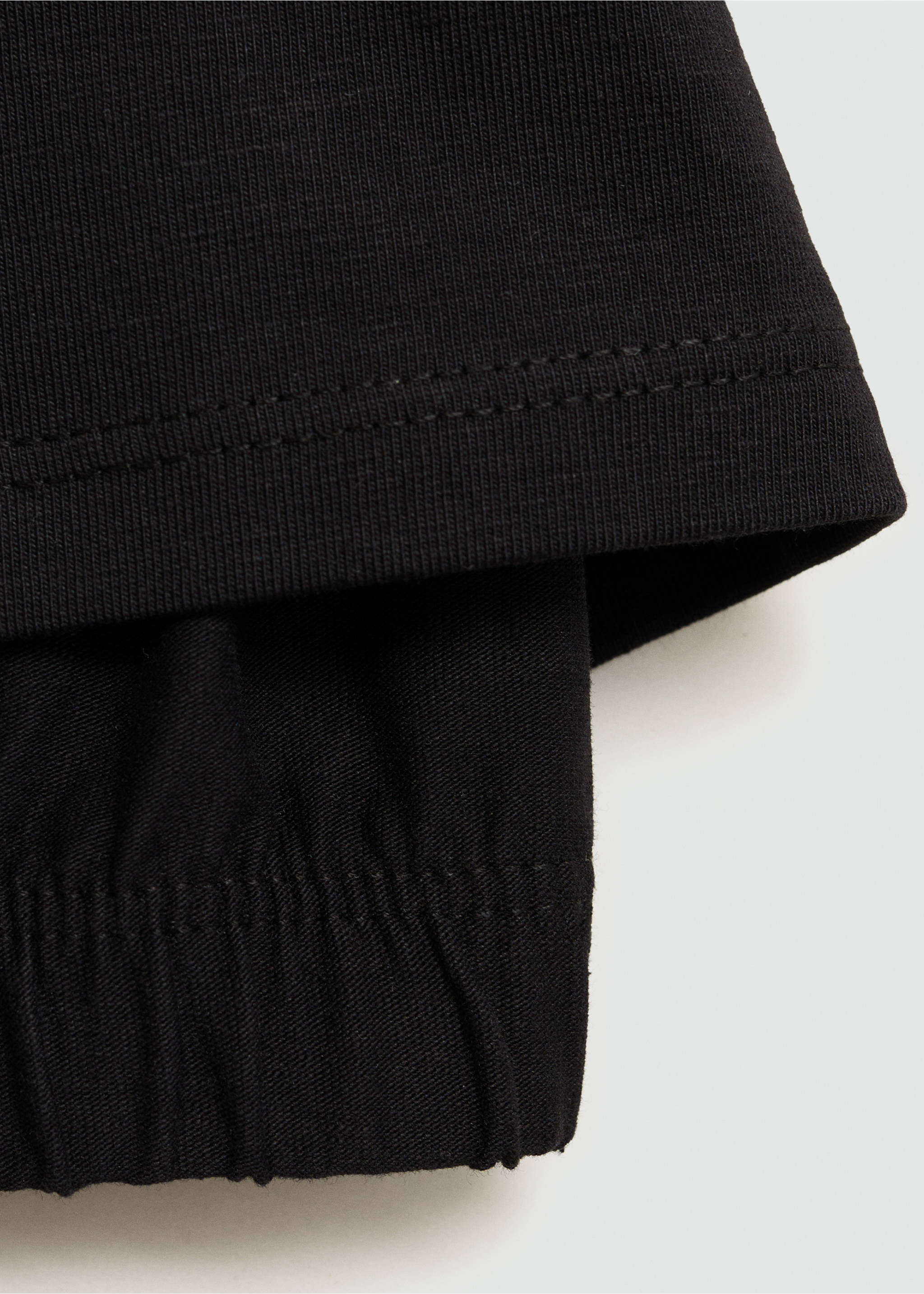 Bauchfreies Sport-Top - Detail des Artikels 0, Schwarz. Ref: 77078271-00.