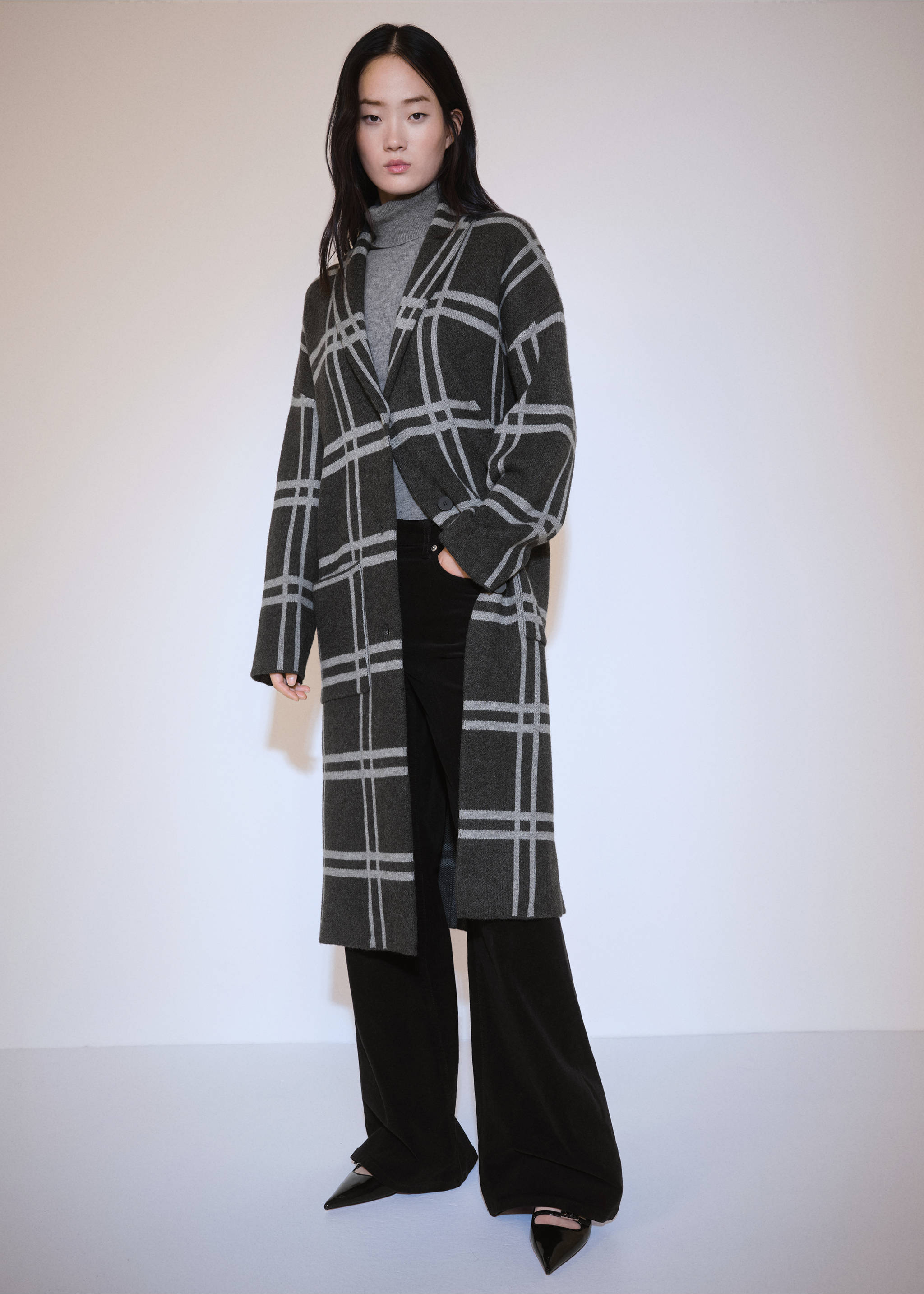 Check knitted coat - General plane, Charcoal. Ref: 77078276-00.