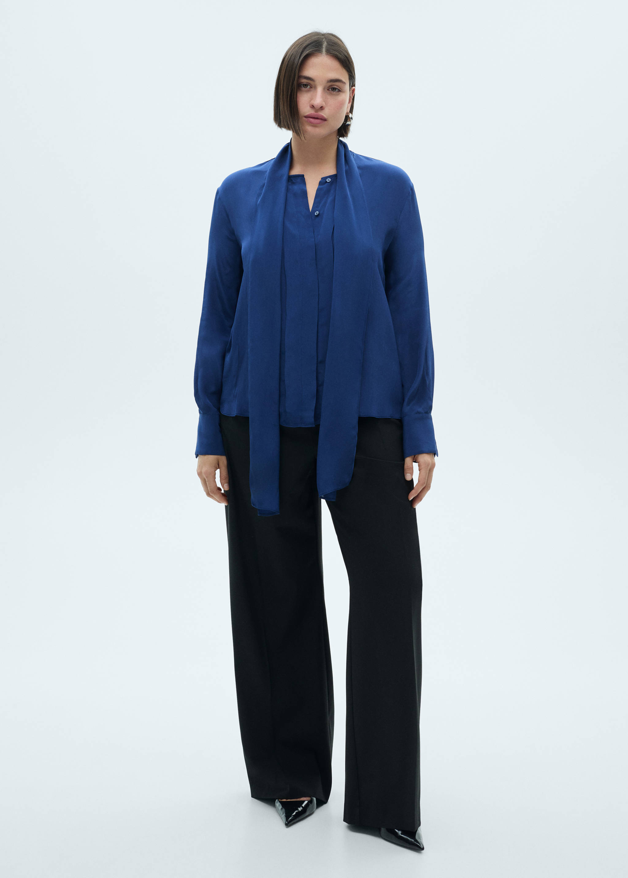 Satin shirt with bow - Details of the article 3