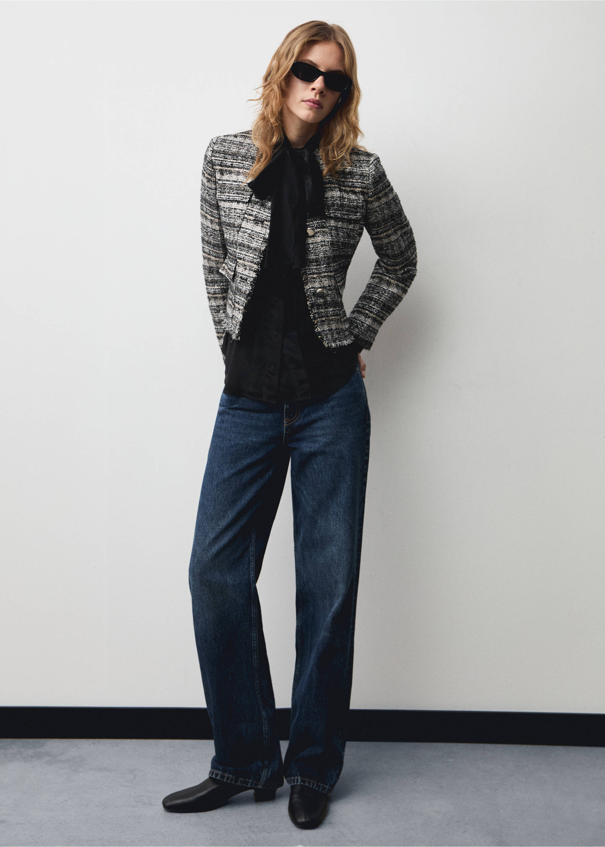 Chemise satinée nœud - Plan général, Noir. Ref: 77079055-00.