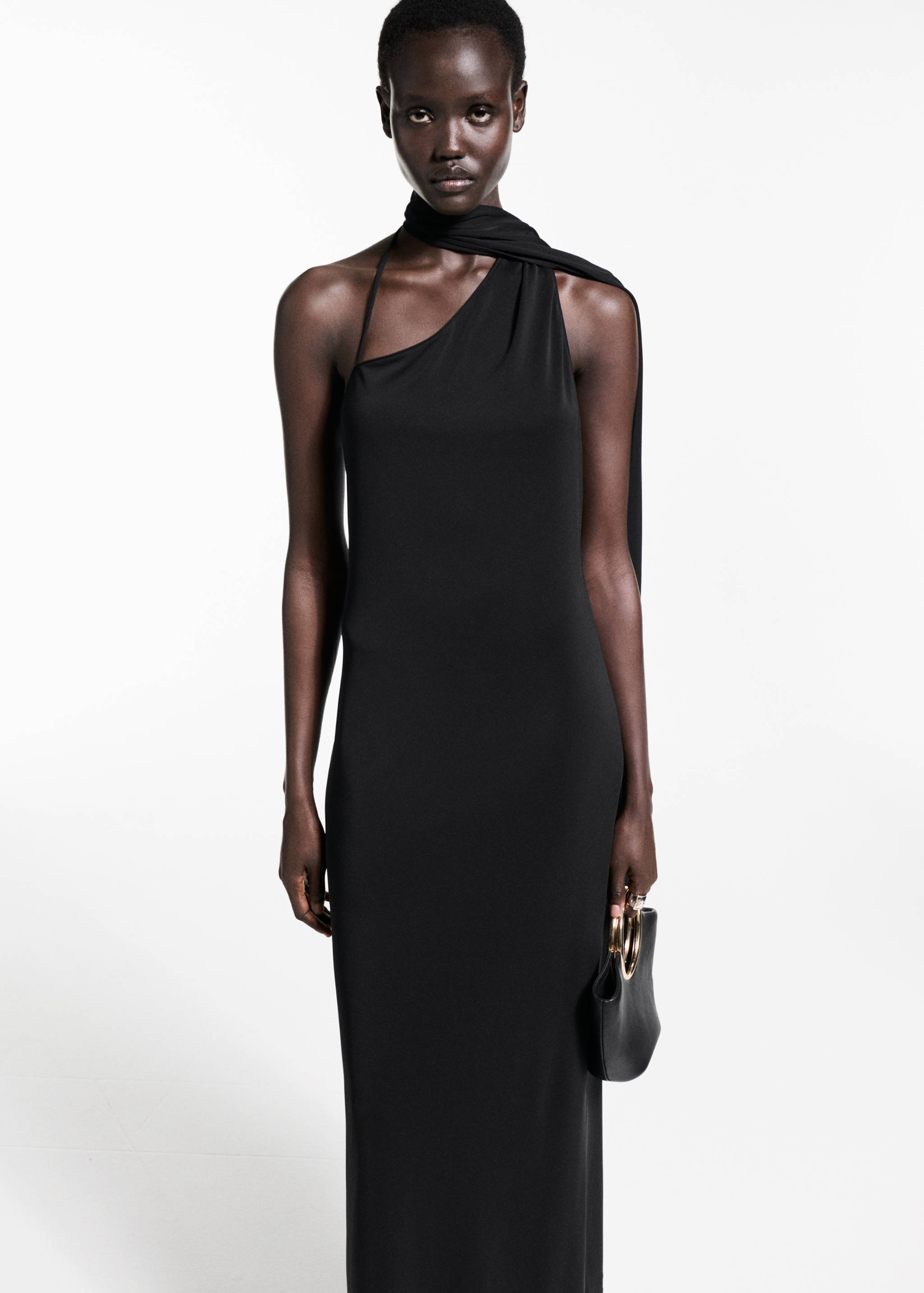 Vestido assimétrico de gola com laço - Plano médio