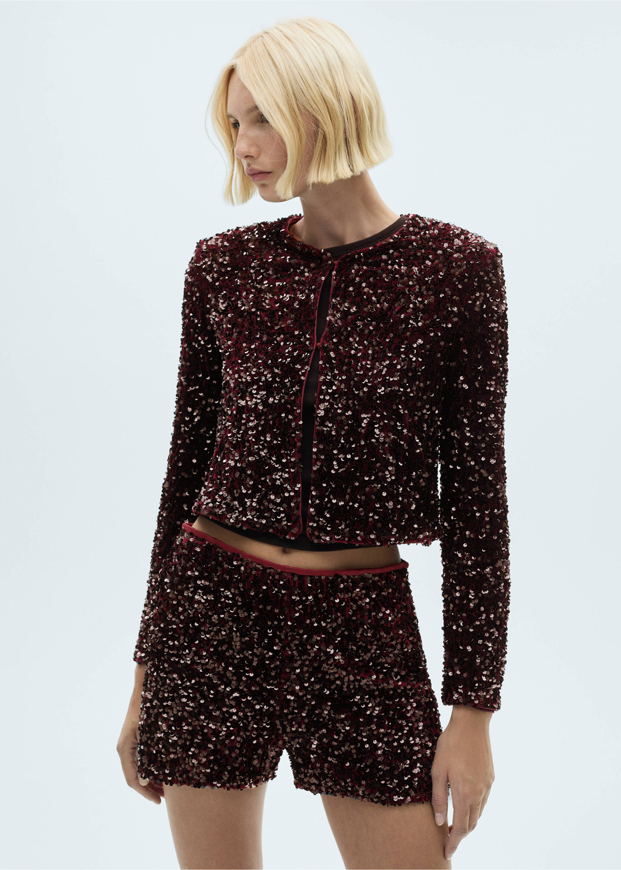 Short sequins - Plan moyen, Bordeaux. Ref: 77079064-00.