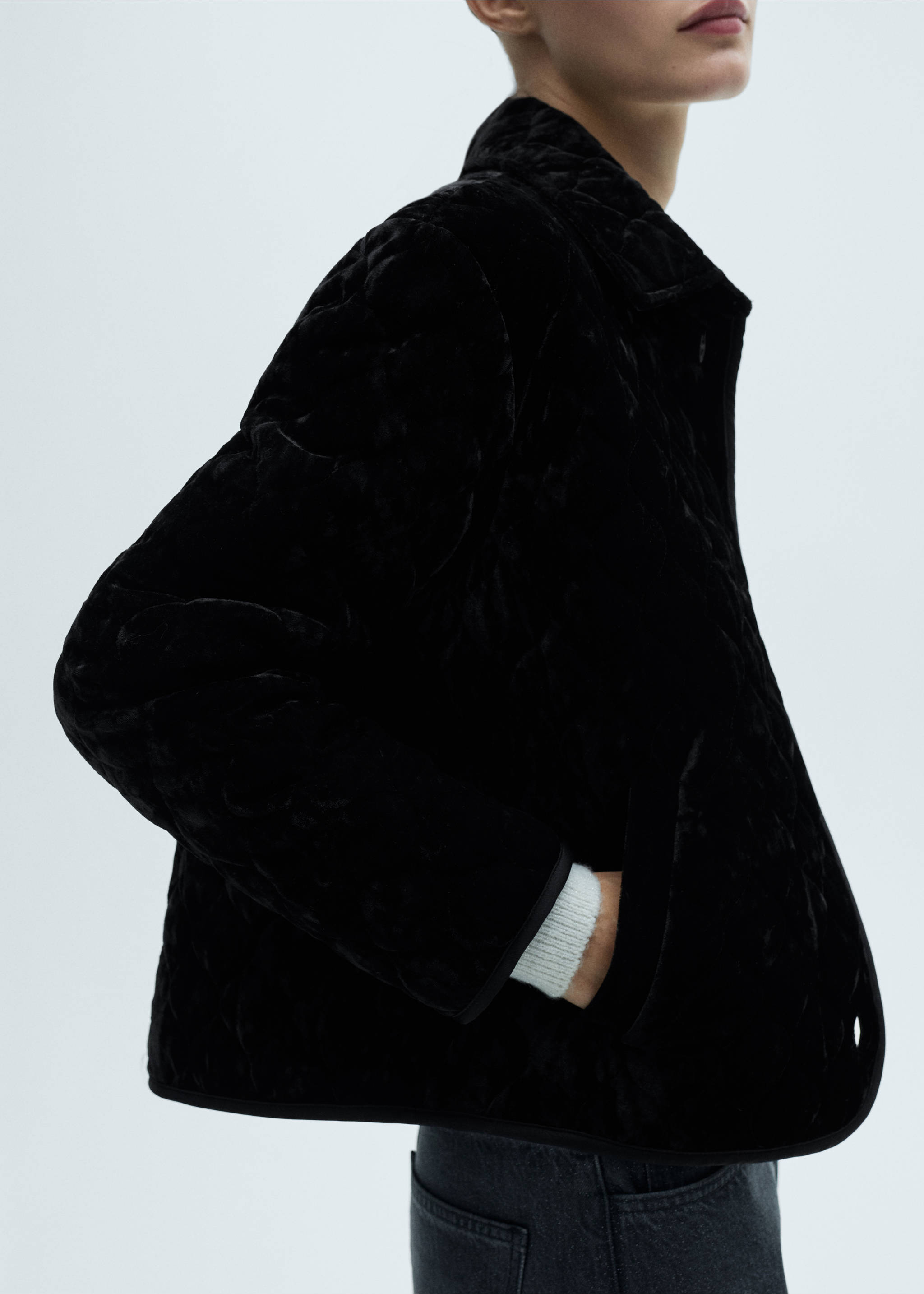 Reversible quilted velvet jacket - Details of the article 6, Black. Ref: 77079066-00.
