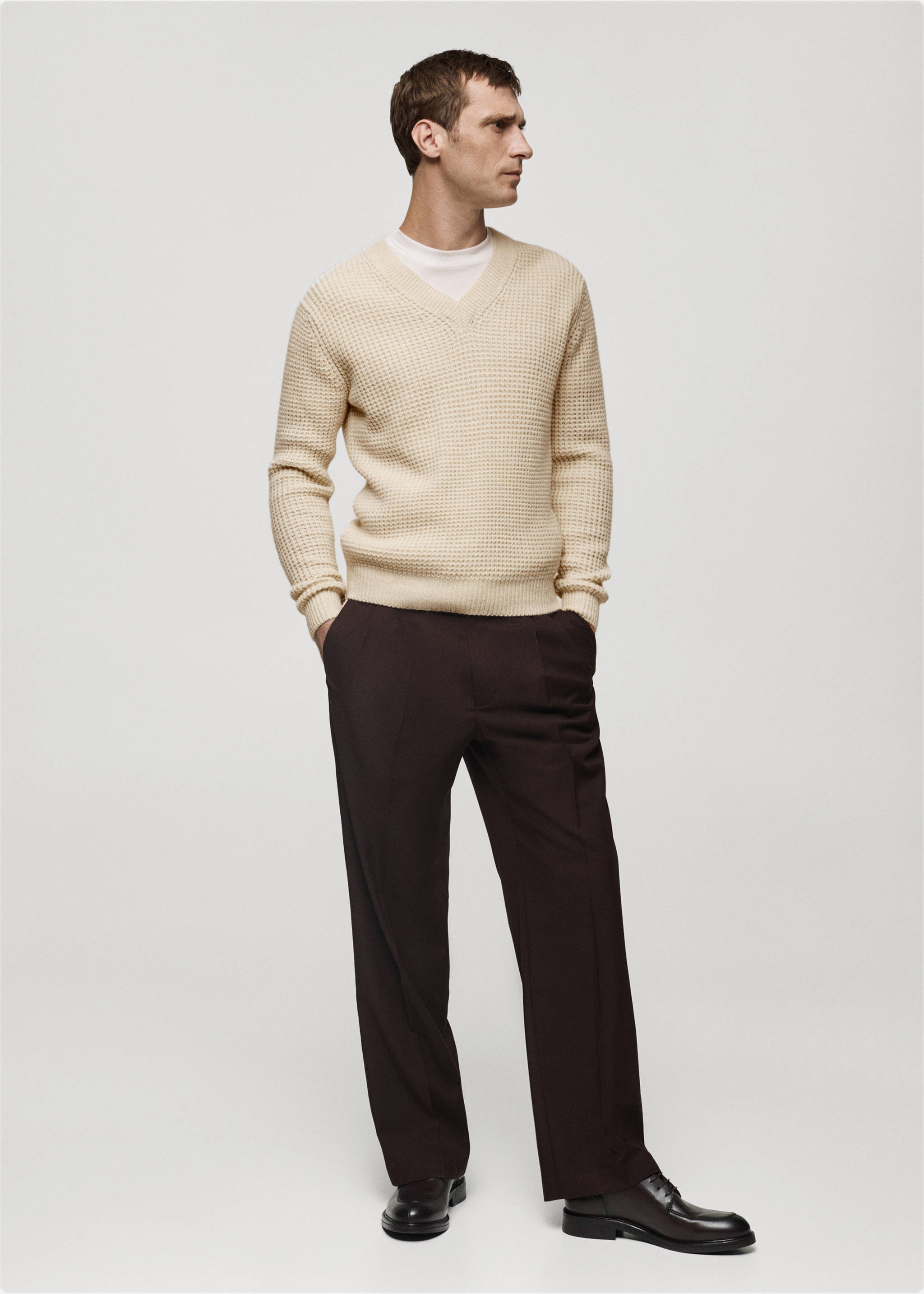 Pantaloni regular-fit pinces - Piano generale, Cioccolato. Ref: 77079227-00.