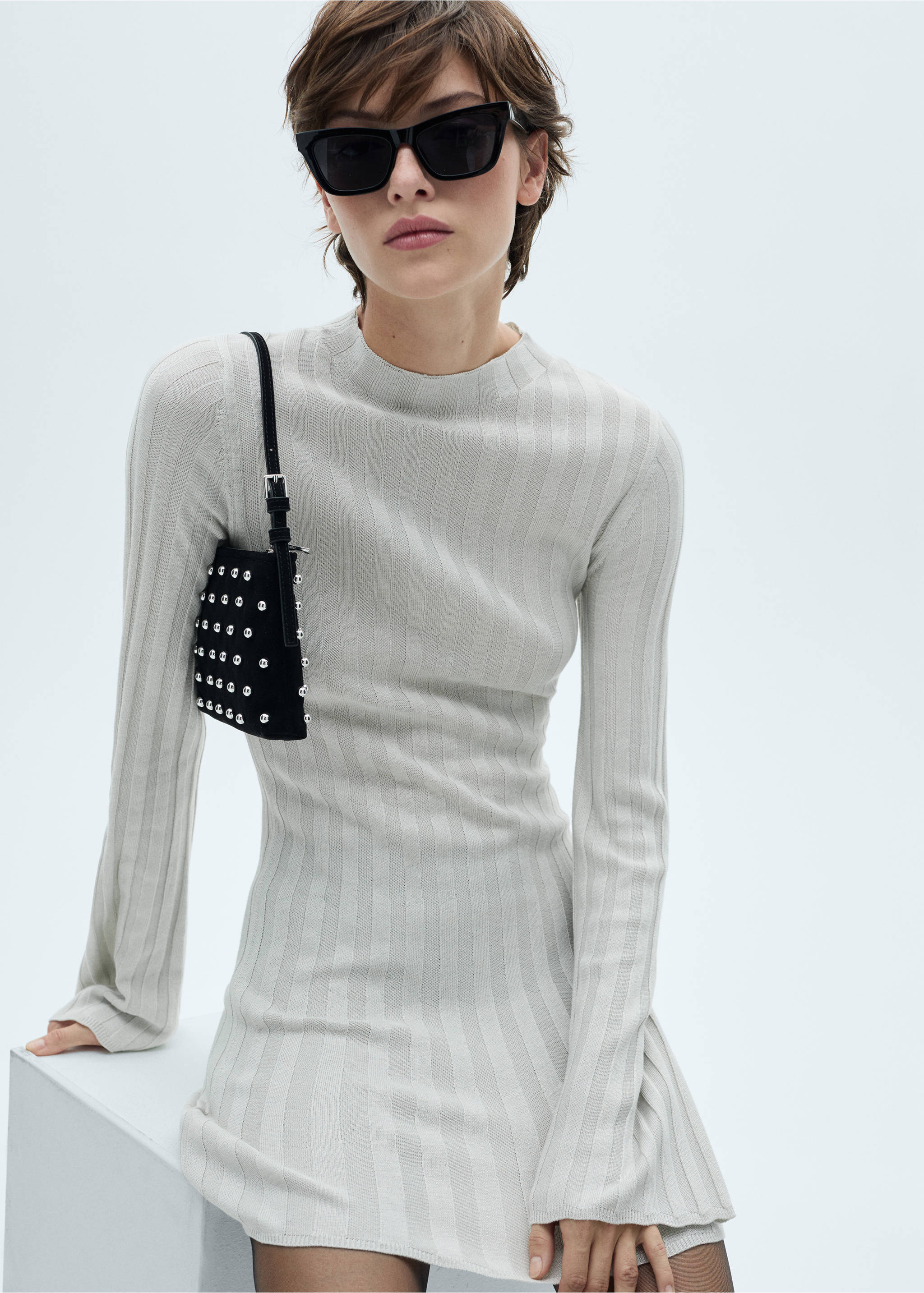 Perkins-neck knitted dress - Details of the article 2, Beige. Ref: 77079406-00.