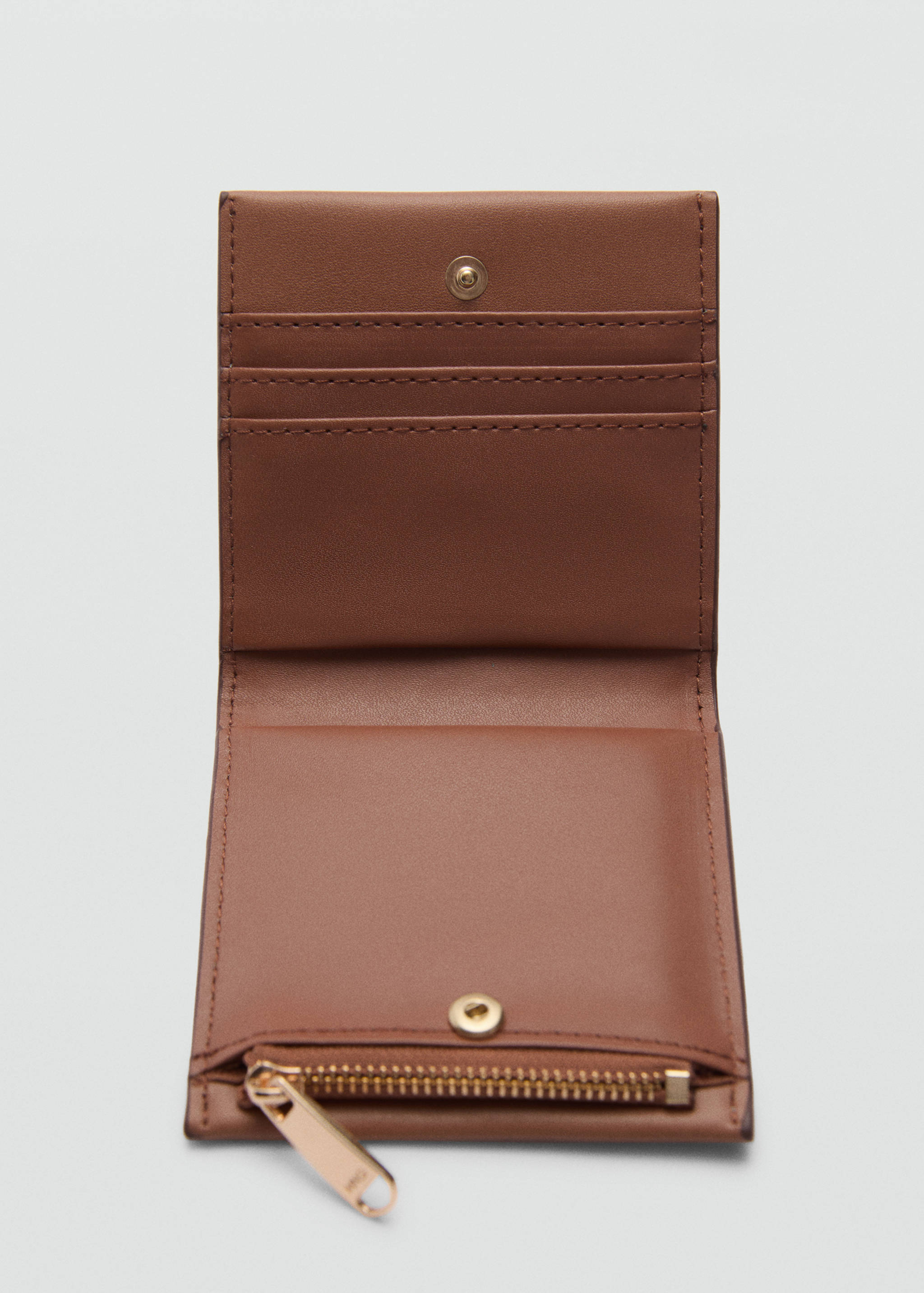 Embossed wallet with logo - Details of the article 1